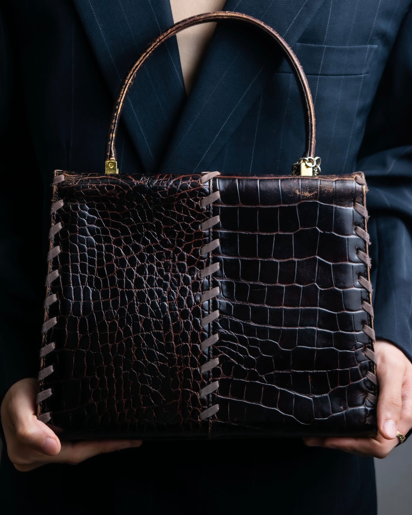 "YVES SAINT LAURENT" Crocodile pattern stitching handbag