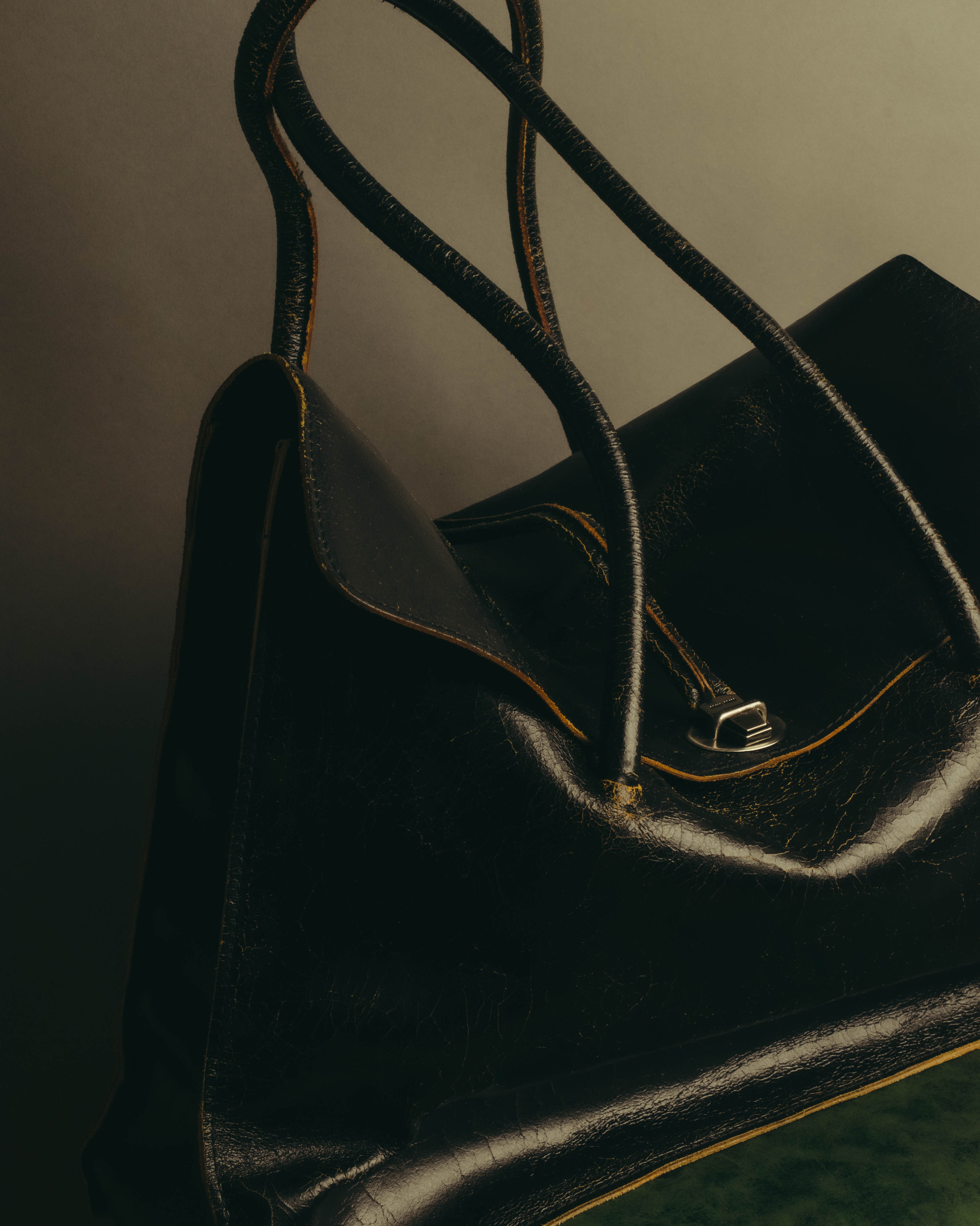 "Miu Miu" 90's-00's Cracked leather tote handbag