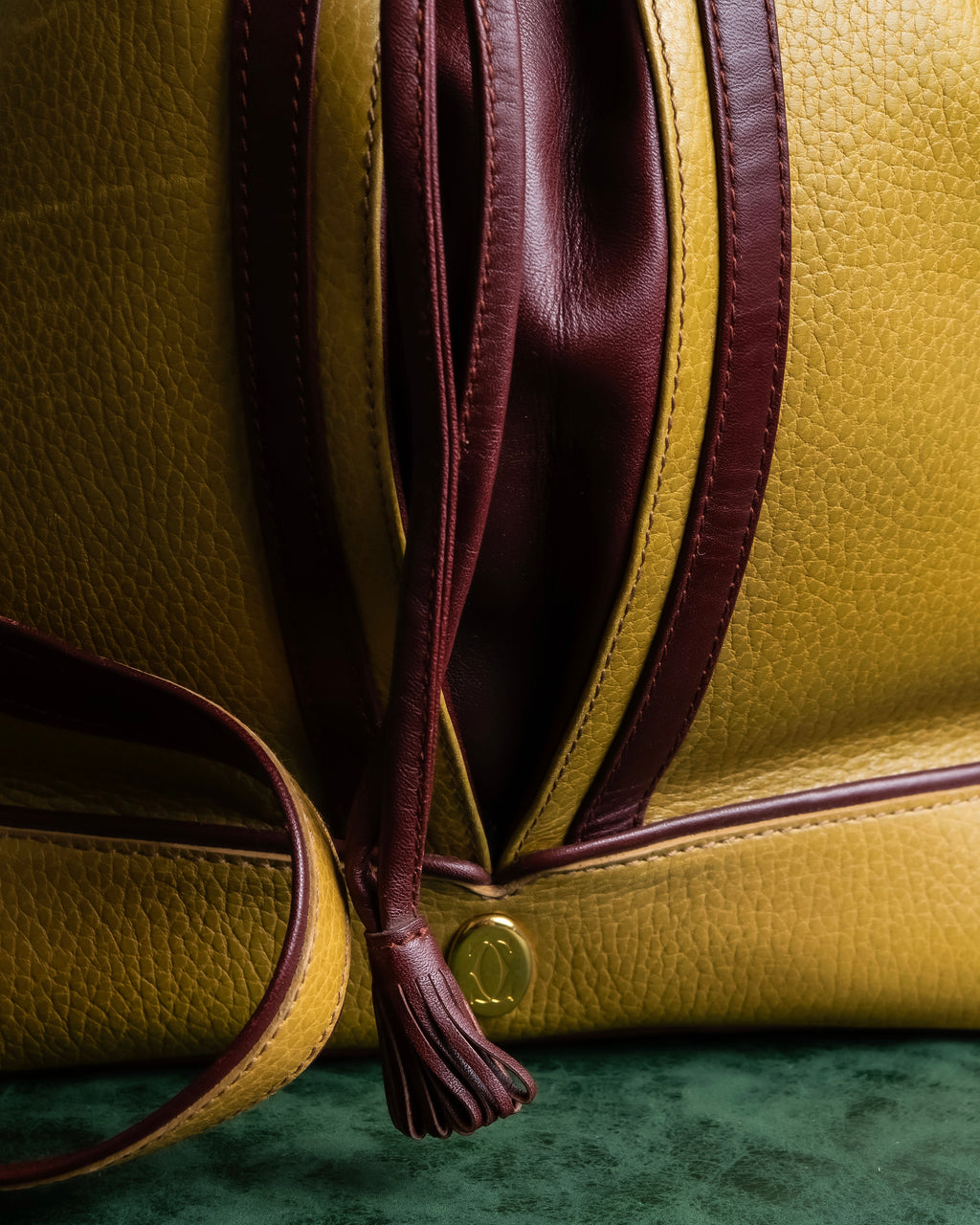 "Cartier" Drawstring design bicolor leather shoulder bag