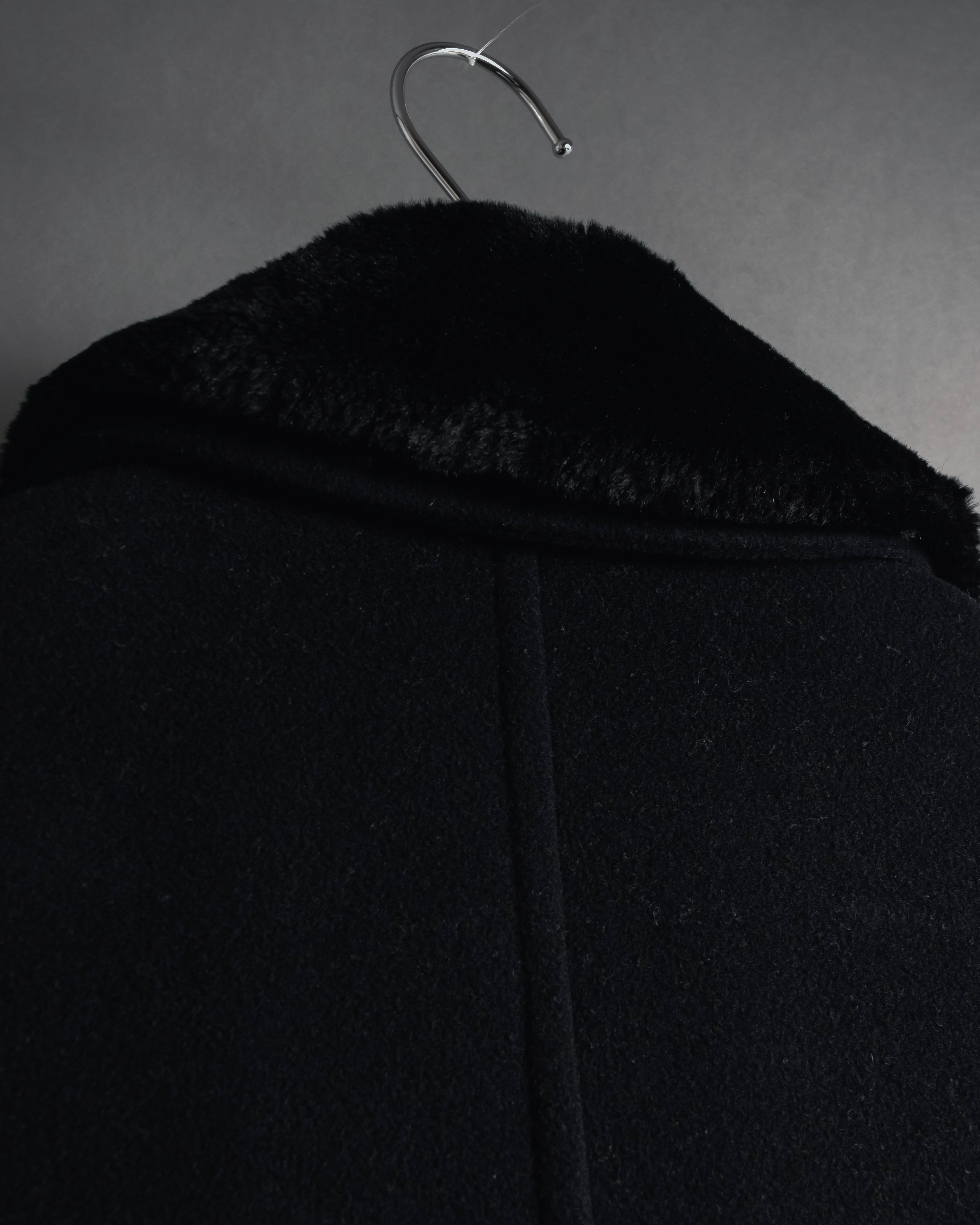 Abrigo con cuello de piel súper largo de los años 90-00 de MAX&Co.