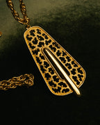 "TRIFARI" 50's-60's Ornate gold tone pendant necklace