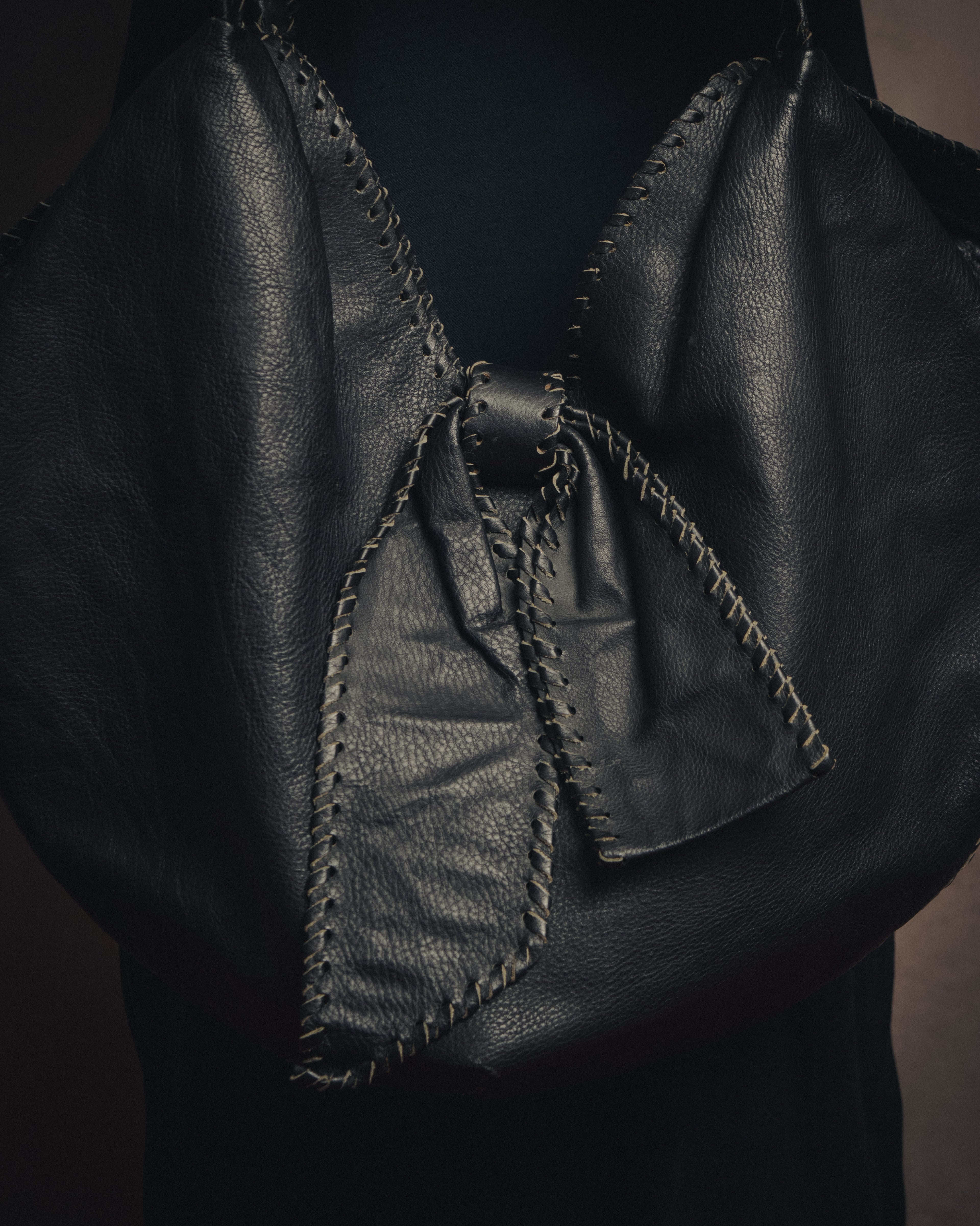 -SPECIAL- “VALENTINO GARAVANI” 2006-2009 Histoire whipstitch leather tote bag