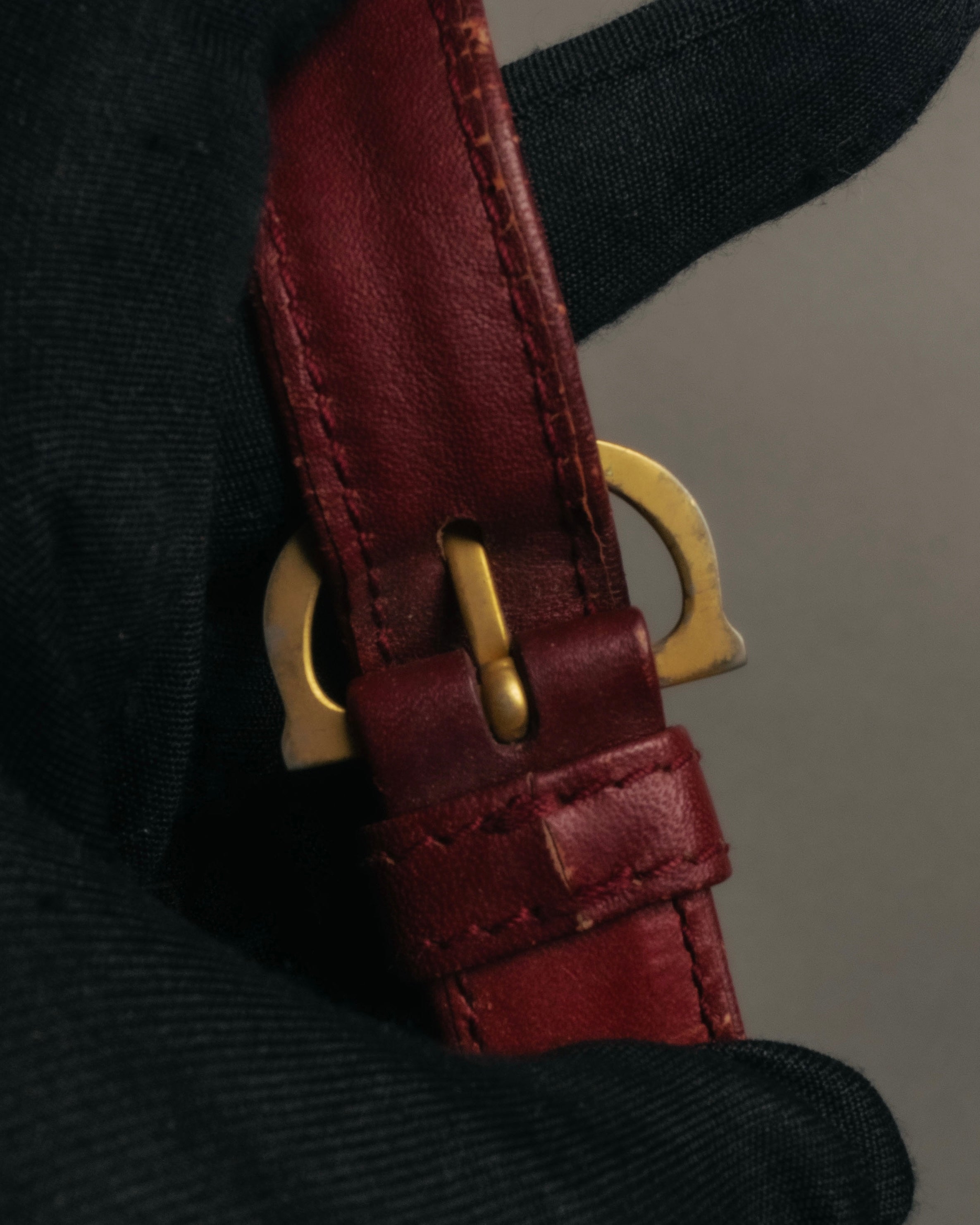 “Cartier” 80’s-90’s Must de Cartier burgundy leather shoulder bag