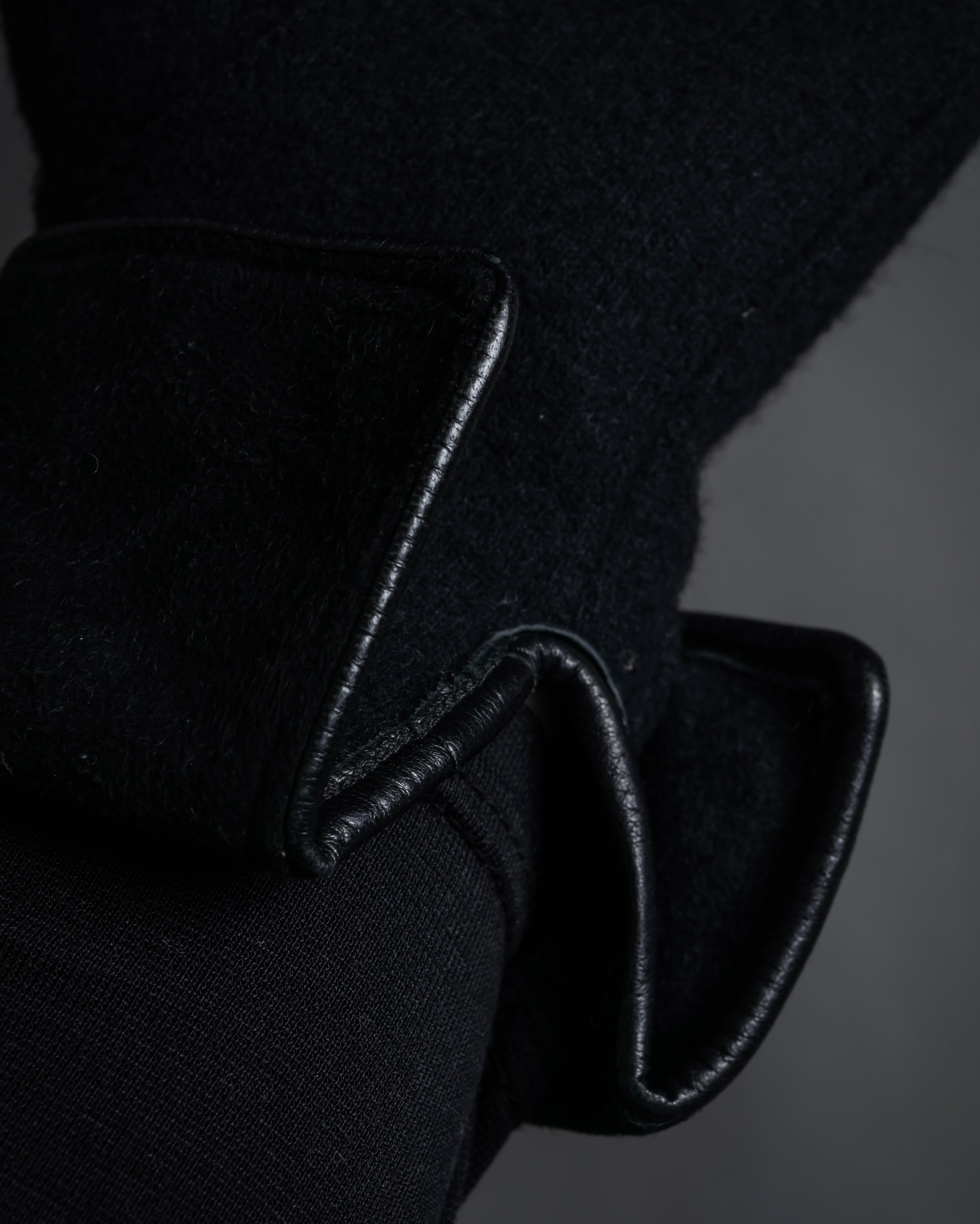 "Christian Dior" Wool and suede cuff gloves