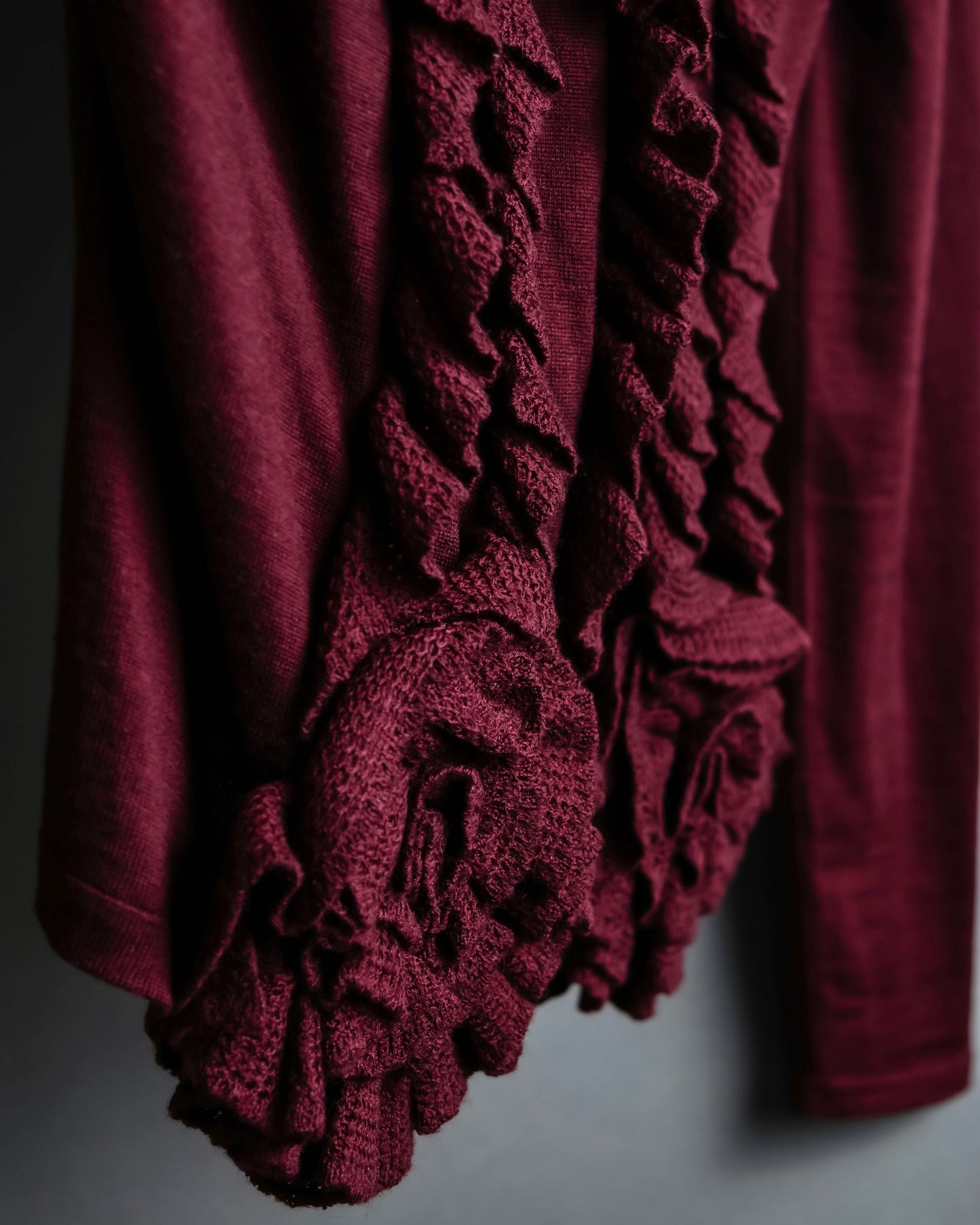 "VALENTINO"Virgin wool ruffled flower design cardigan