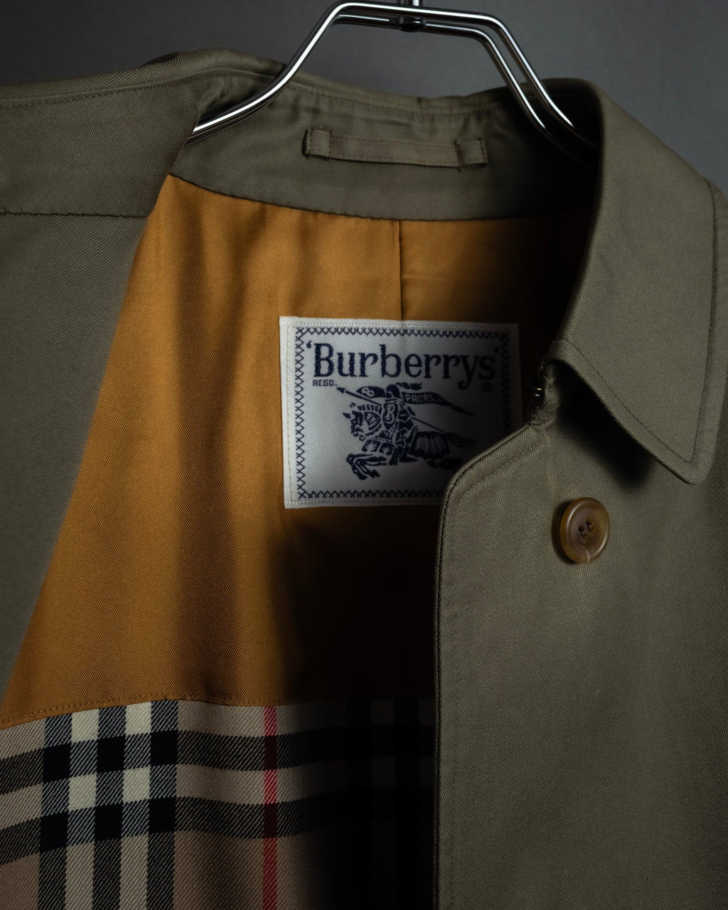 "BURBERRYS" Cape-attached design stand collar coat