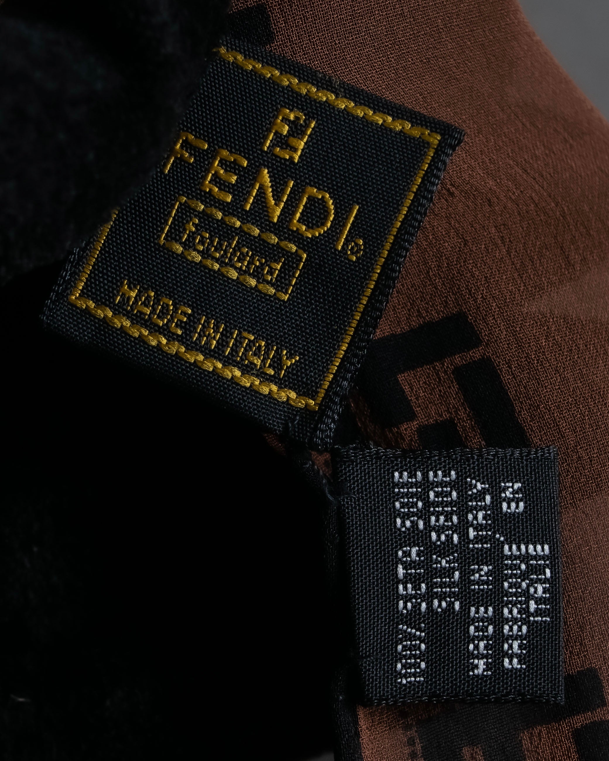 "FENDI" Logo engraved lace motif scarf