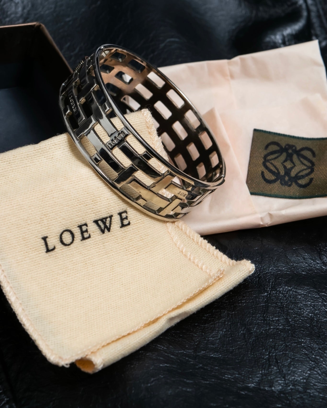 "LOEWE" plaid silver bangle