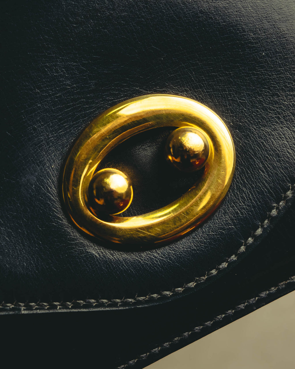 -SPECIAL- “HERMÈS” 50’s-60’s sculptural oval clasp midnight navy leather handbag