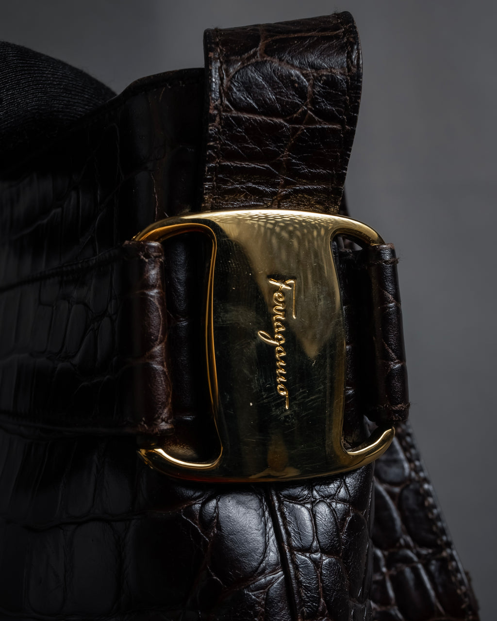 "Salvatore Ferragamo" 90’s crocodile embossed vara shoulder bag