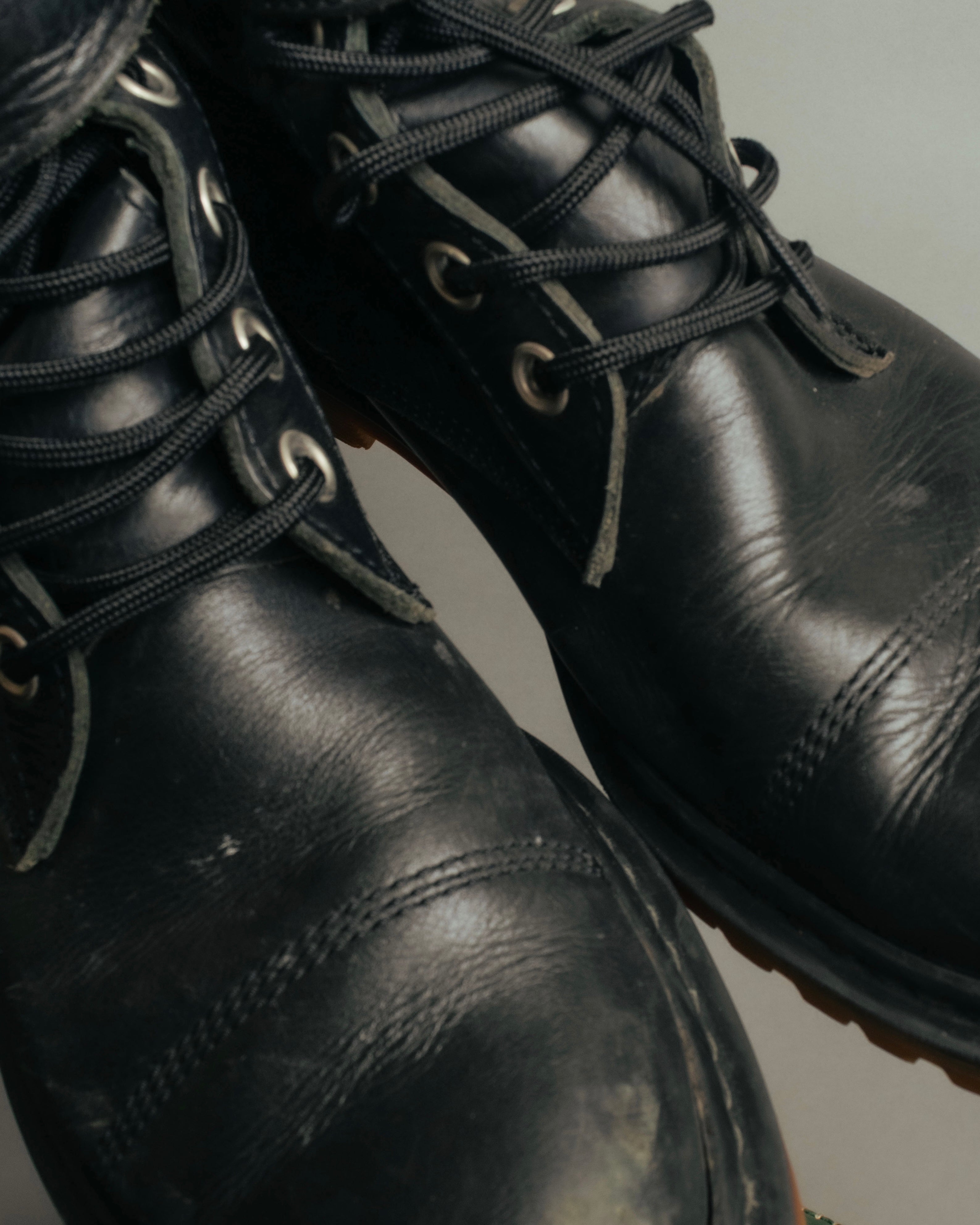 “COMME des GARÇONS HOMME”
00’s-10’s Double buckle leather combat boots