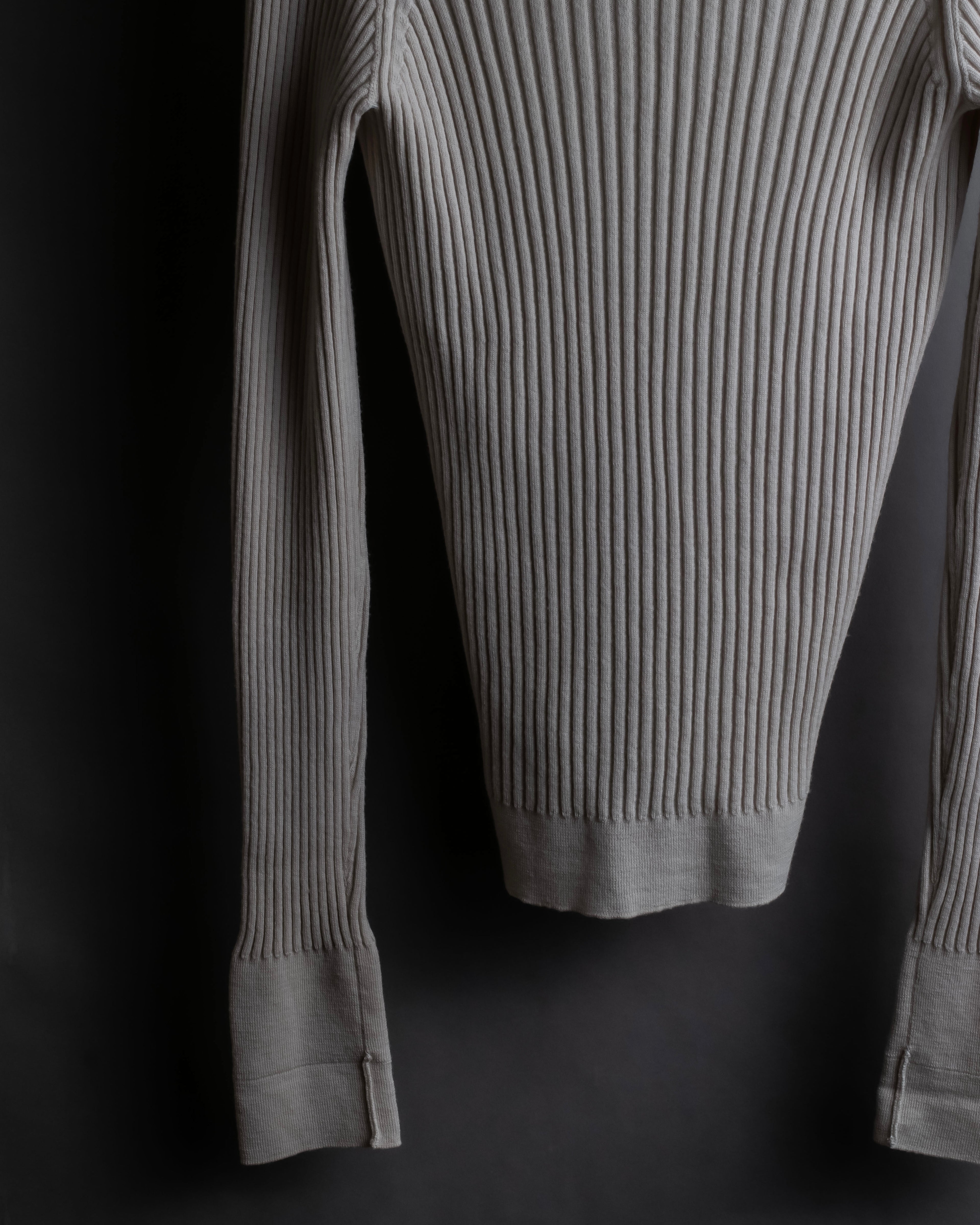 "MAISON MARGIELA" 18AW Ribbed shaped V-neck knit