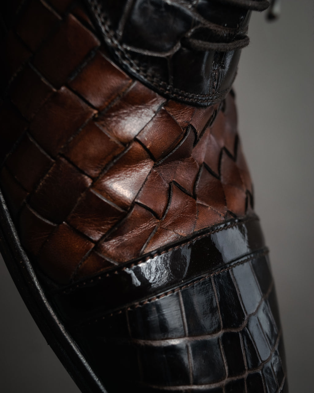 “DOLCE&GABBANA” 2008–2014 Exotic leather and intrecciato oxford shoes