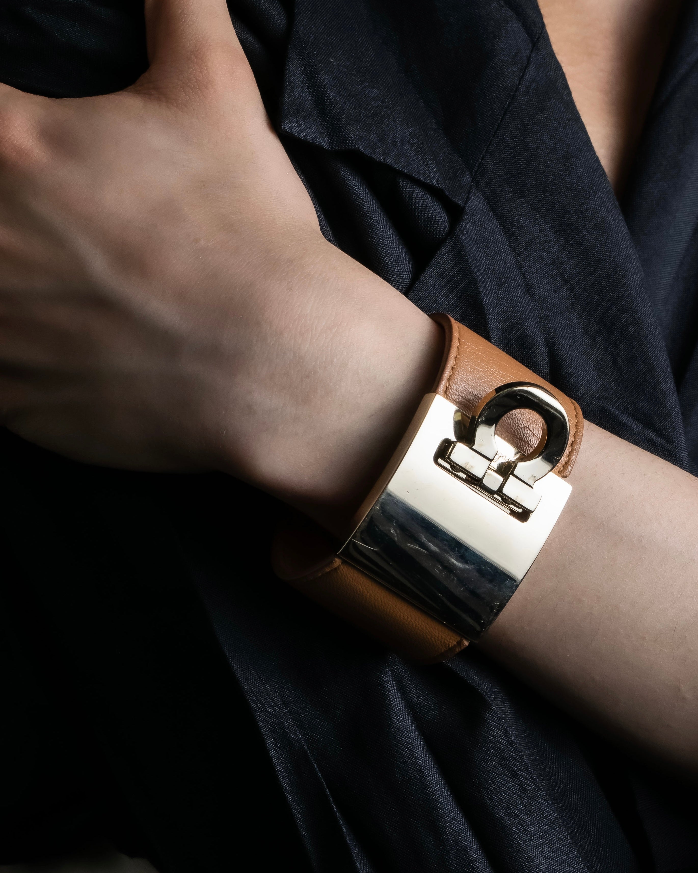 "Ferragamo" Gancini motif leather bangle