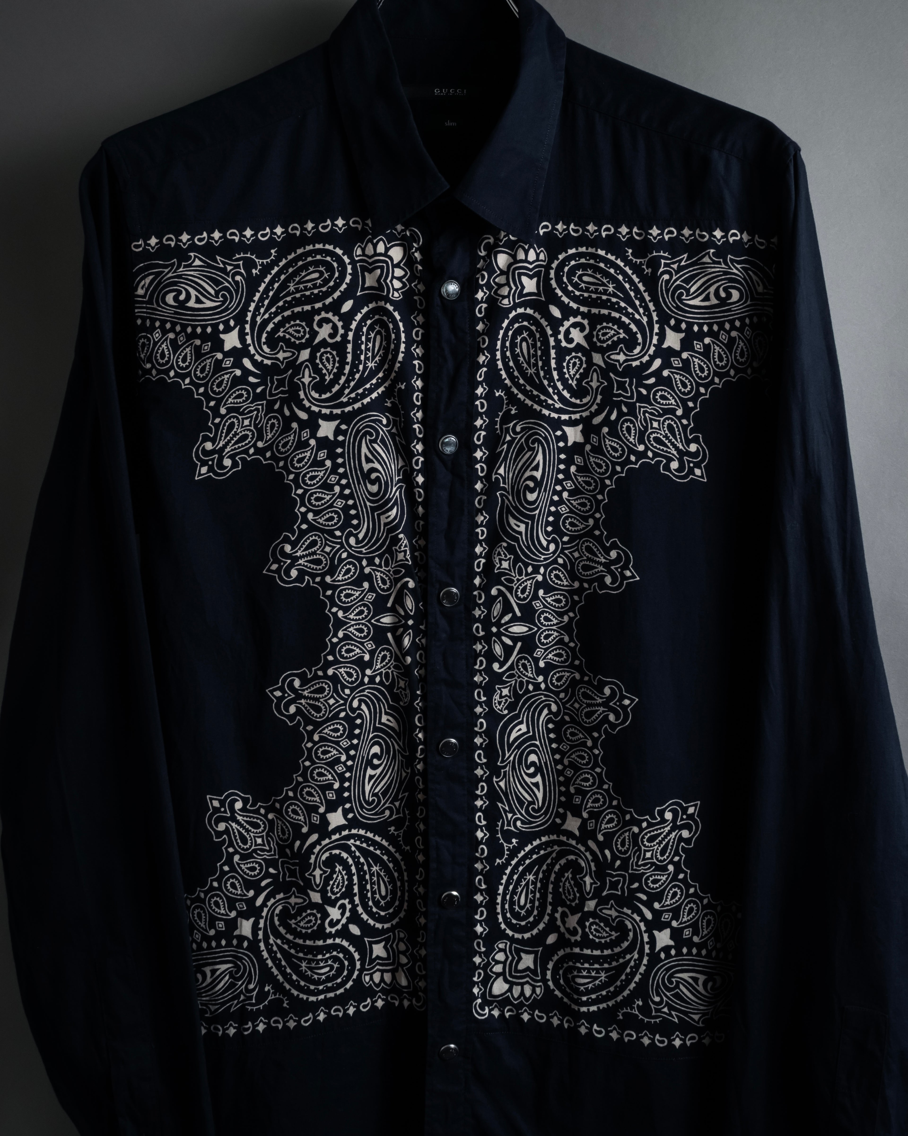 “GUCCI” 2011-12 Bandana panel print shirt