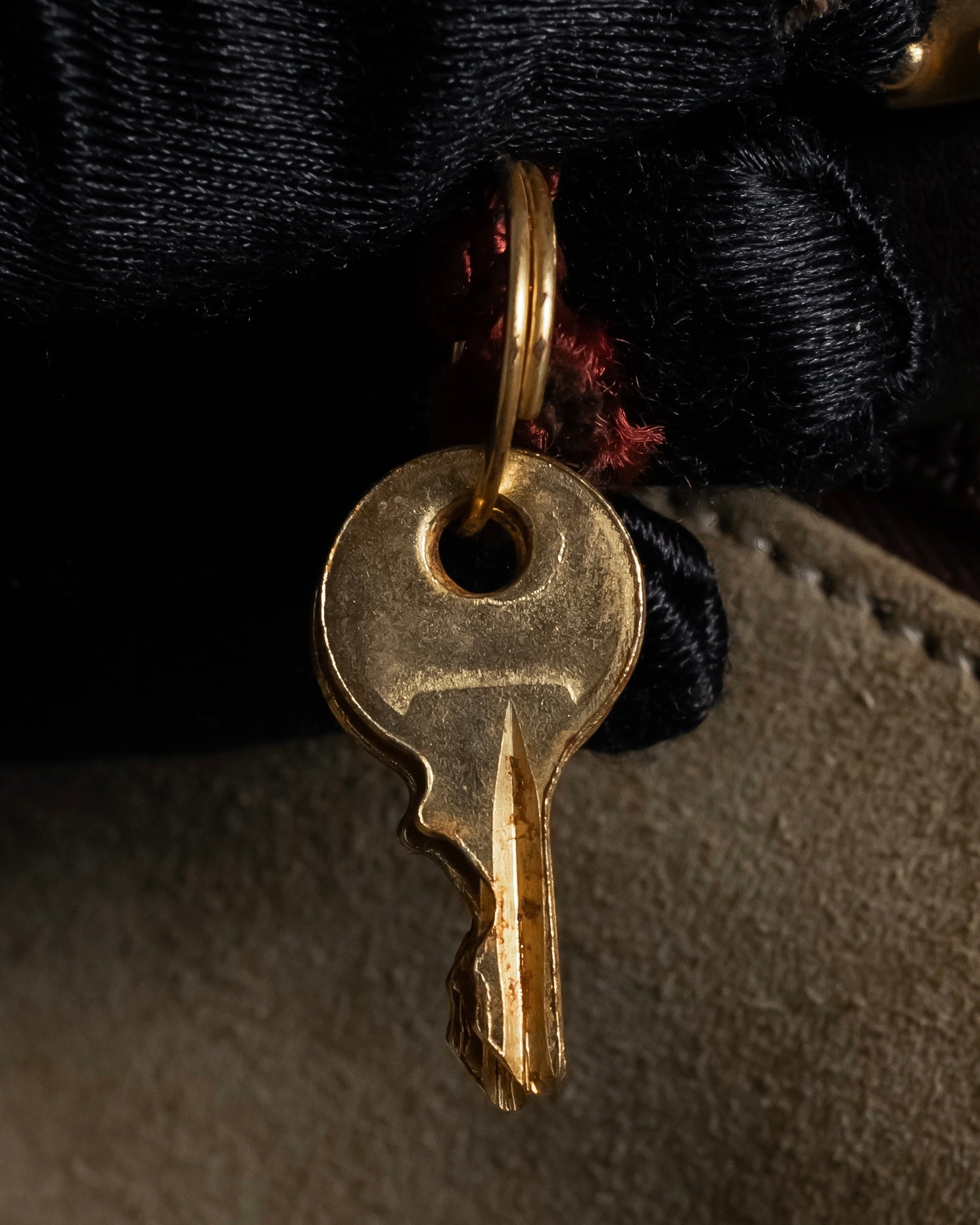 "LOEWE" 80's-90's Logo engraved suede leather combination business bag