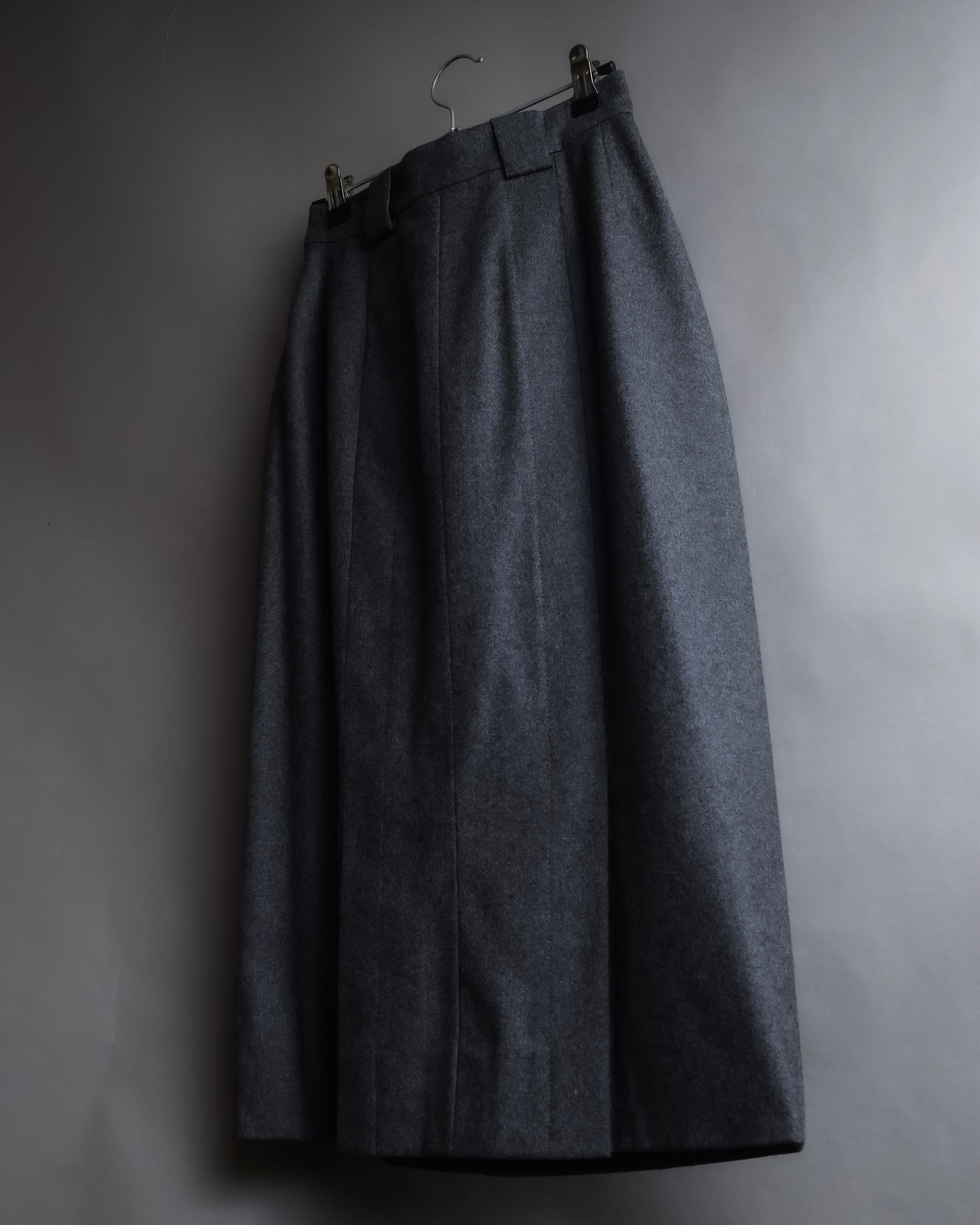 "CHANEL" 90's Gold button design straight line skirt