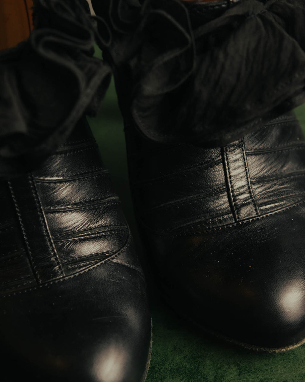 -SPECIAL- “CHANEL“ 2005-06 Paris-New York ruffle leather pumps
