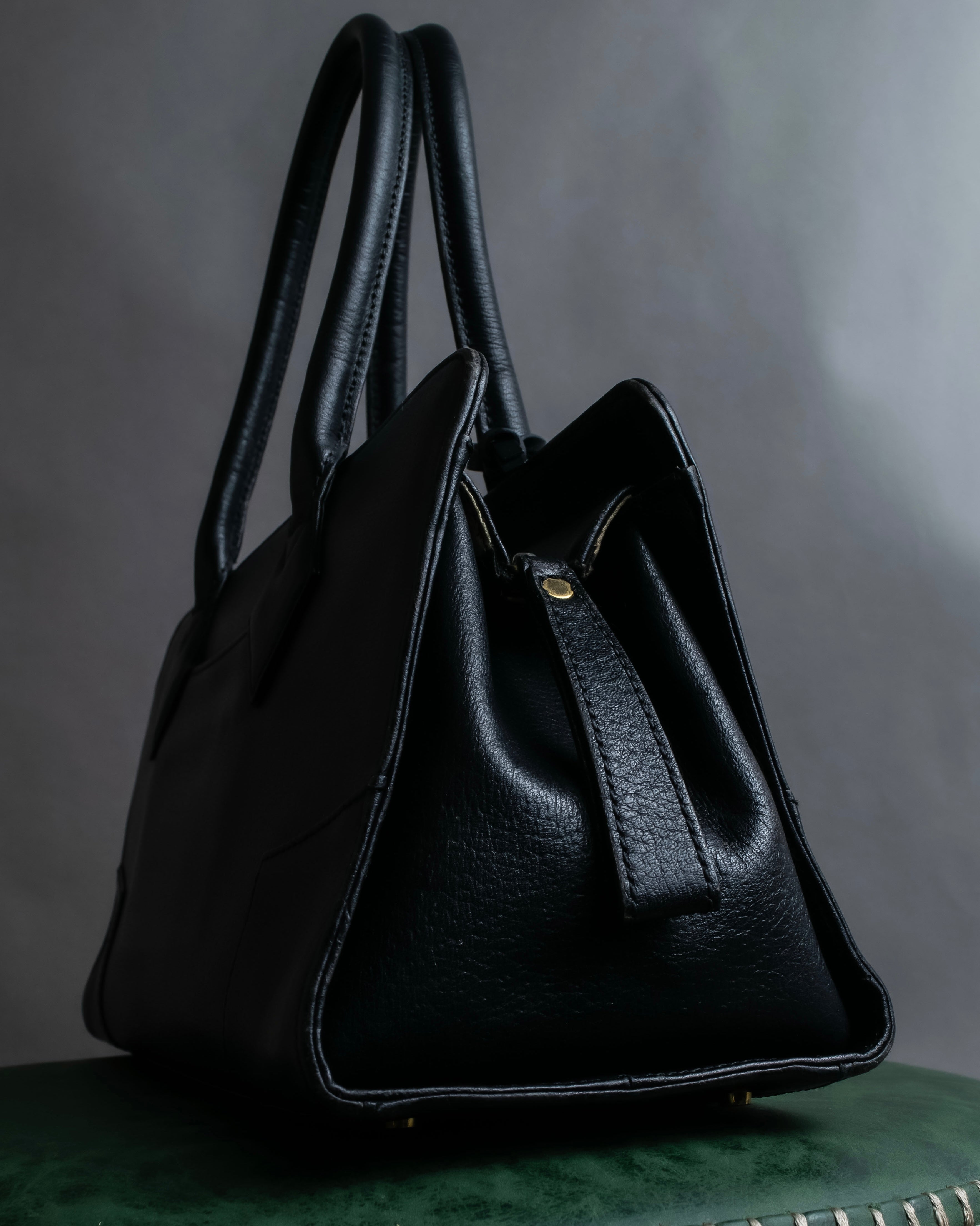 "Vivienne Westwood" Horizontal orb logo engraved hand bag