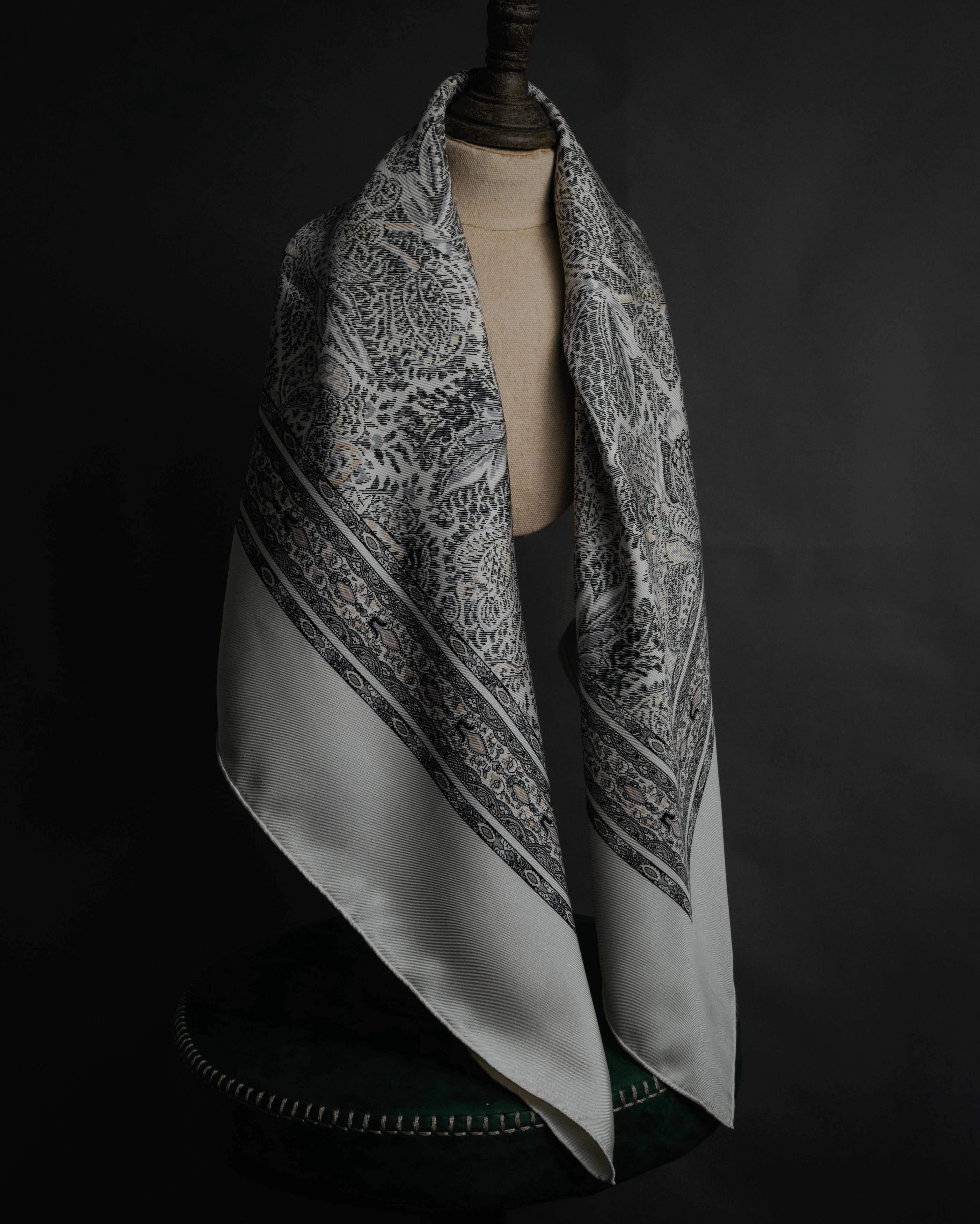 “HERMES” 1995–2005 Paisley botanical silk twill carré scarf