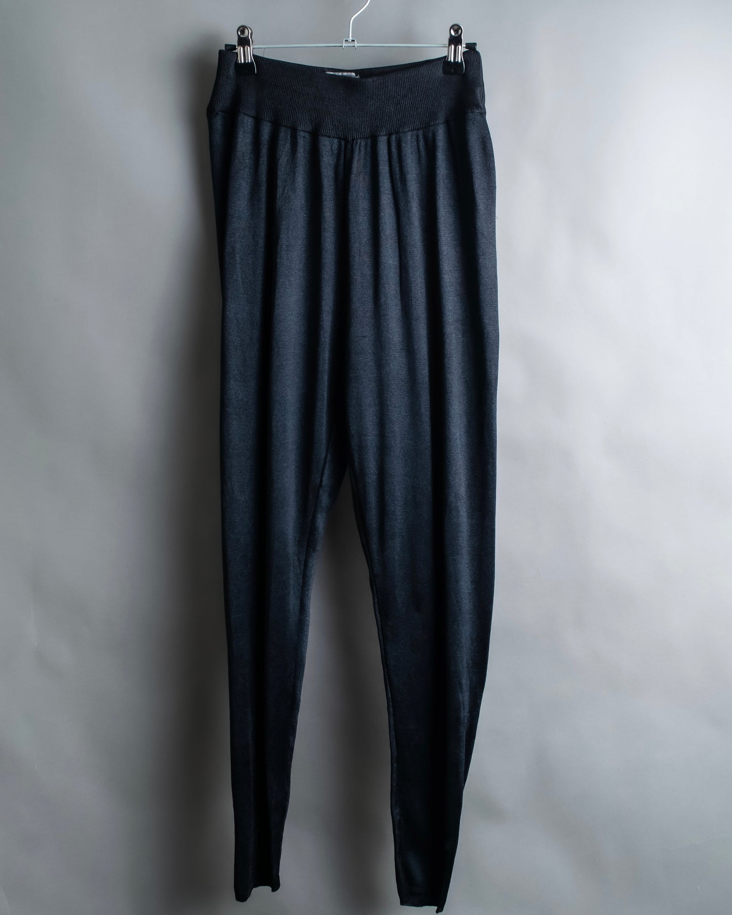 "ISSEY MIYAKE" Open back design pullover and easy pants 
silk fabric set up