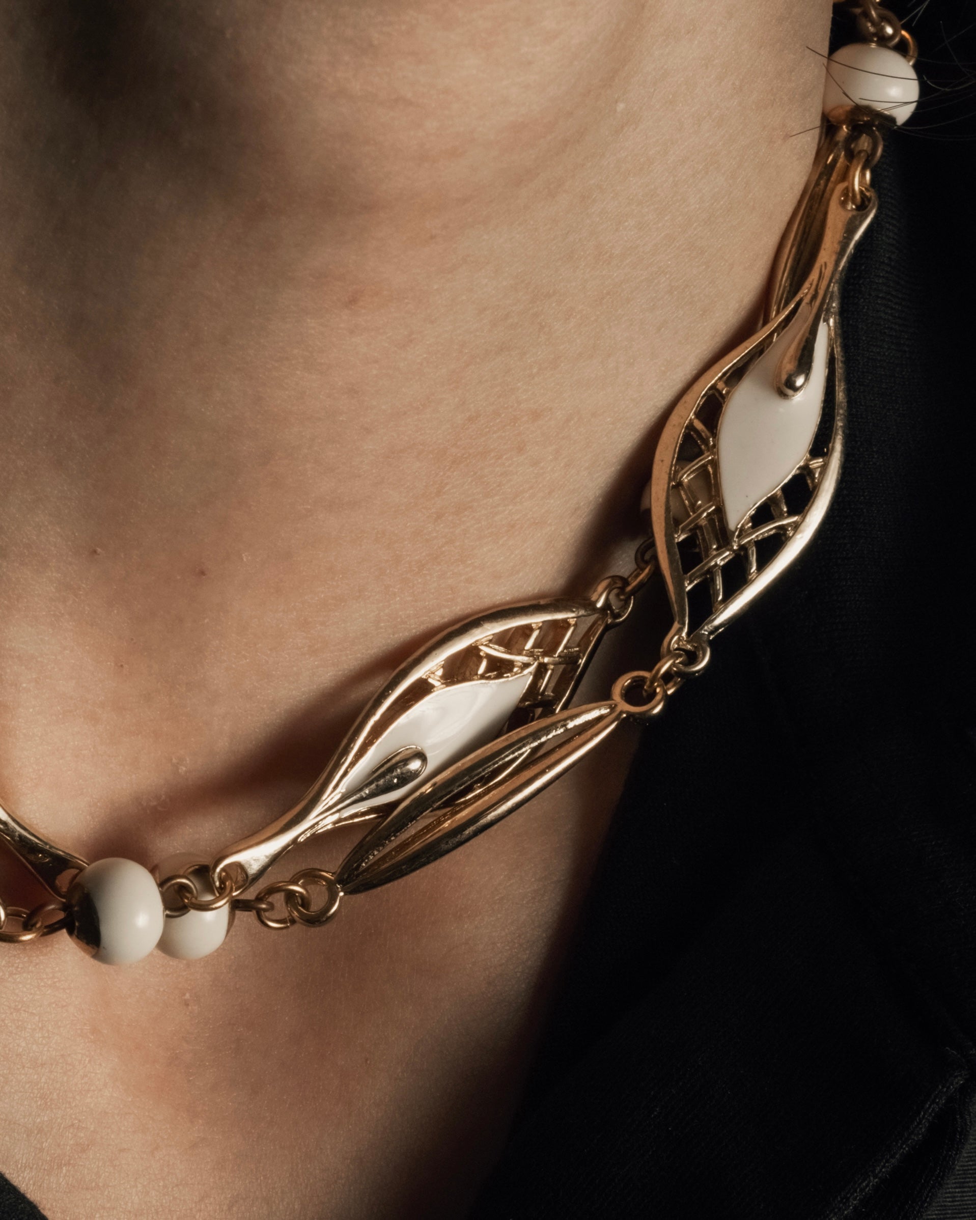 "BALENCIAGA" Leaf motif bijou santoire necklace