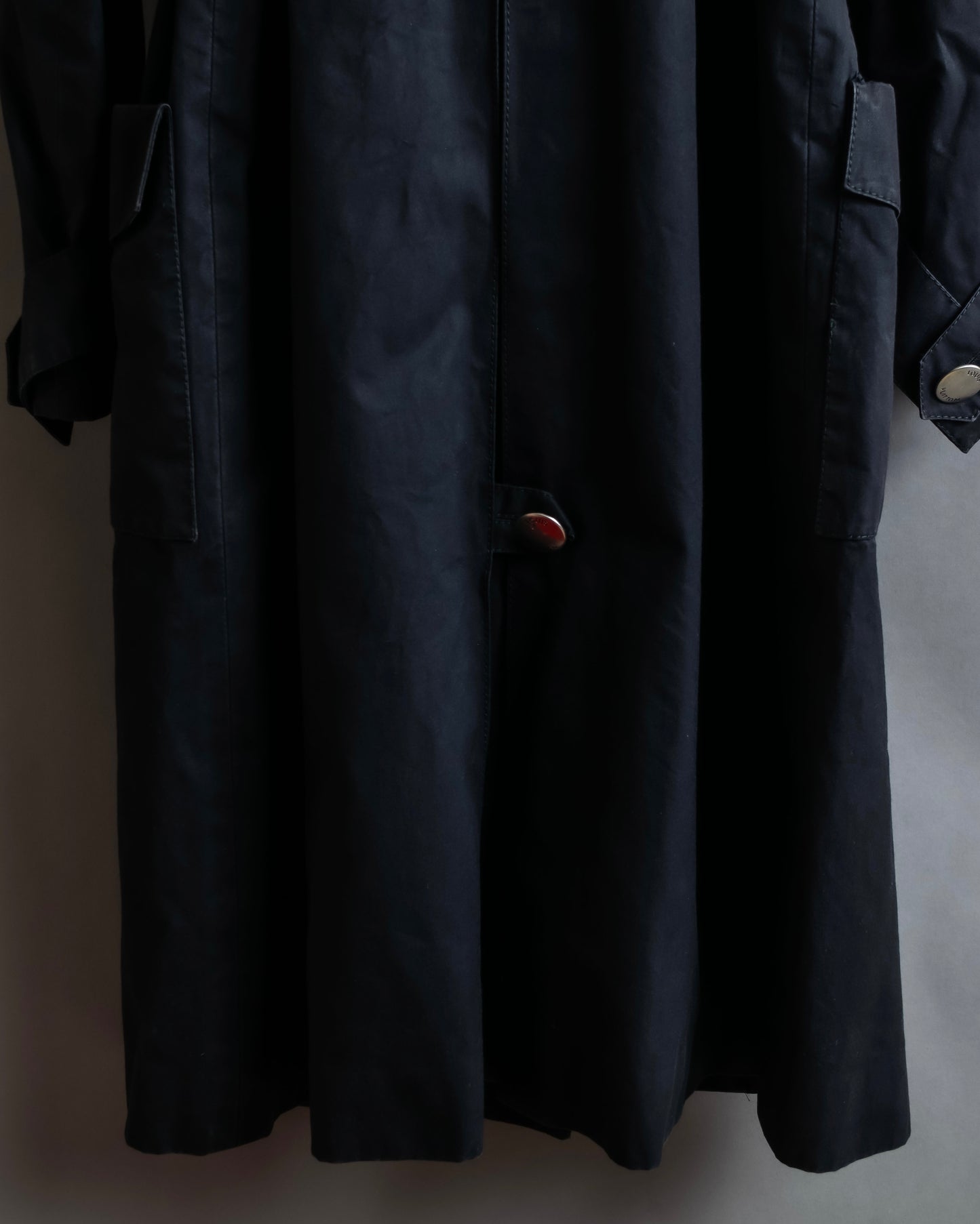 "LOUIS VUITTON" Metal button detailing belted trench coat