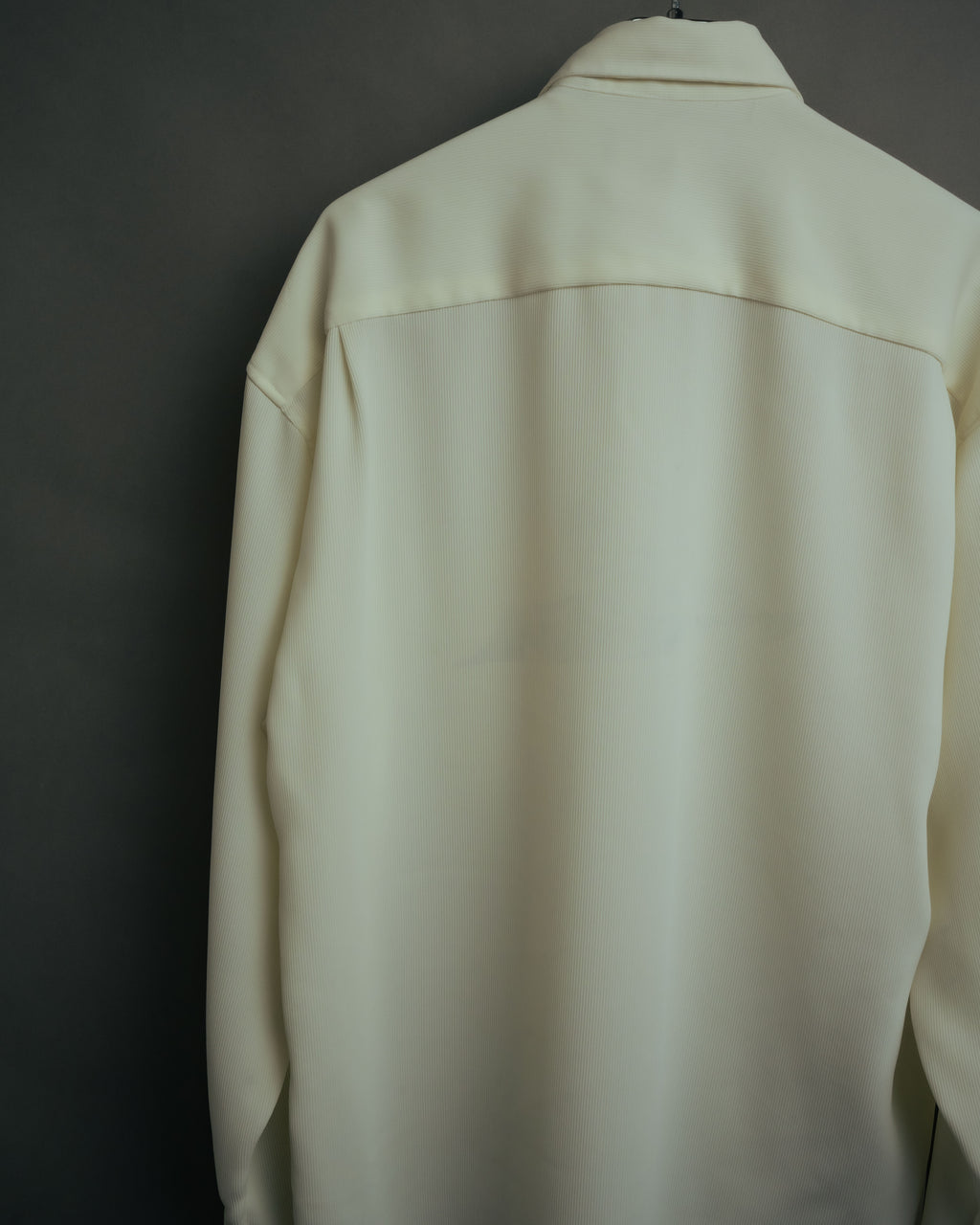 -MOOD Vintage Collections-
90’s Fine ridge ivory drape shirt