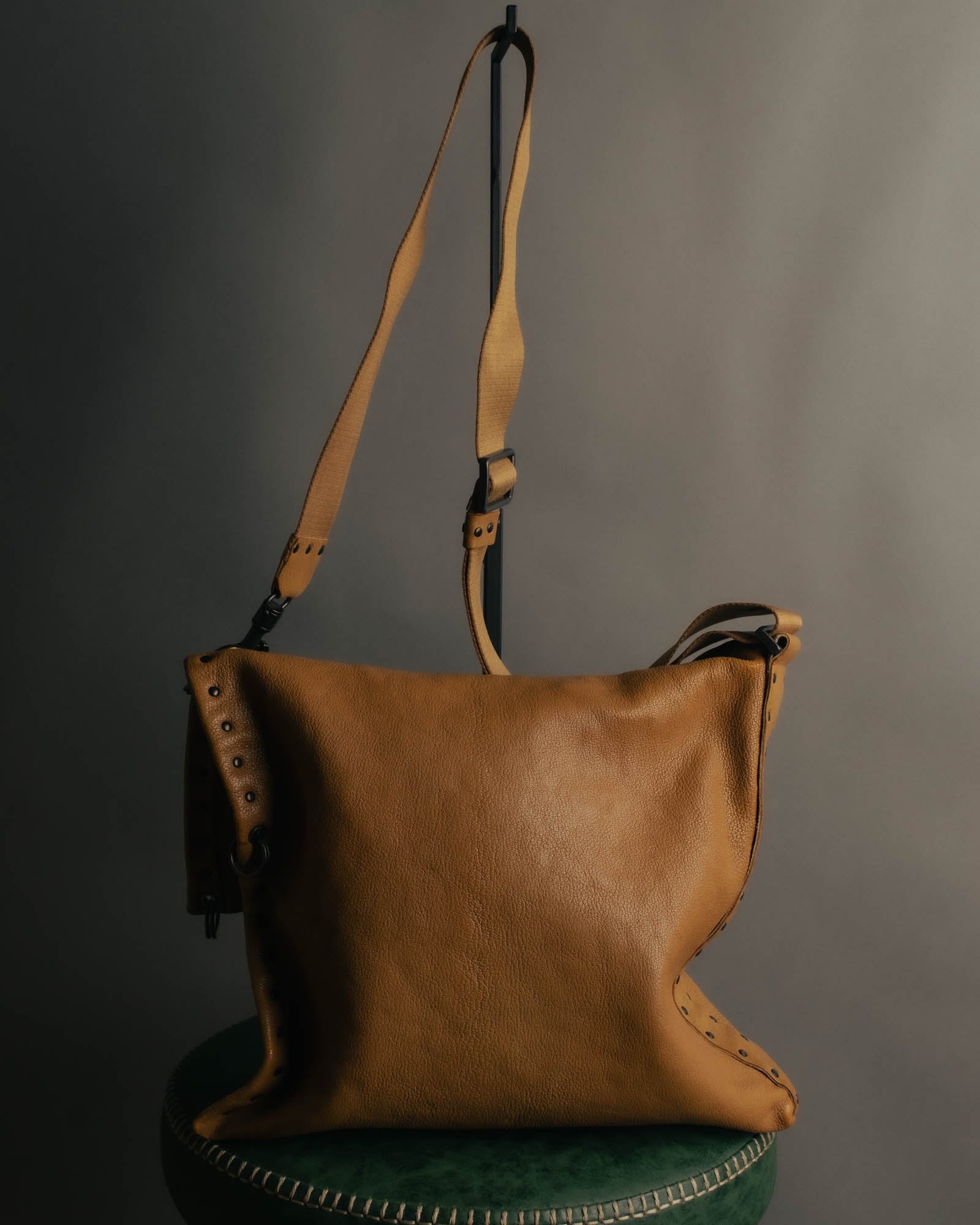 "BOTTEGA VENETA" 00's-10's Grained leather messenger bag