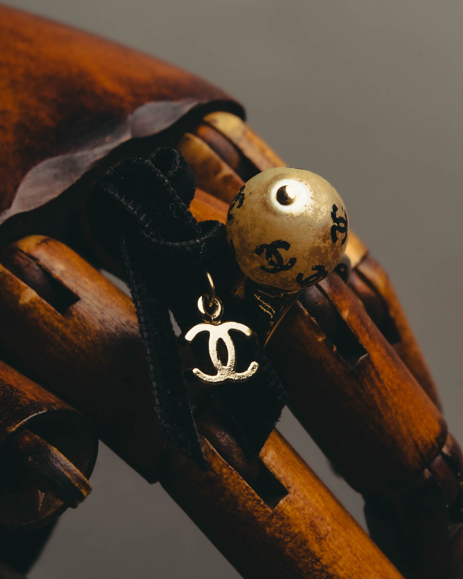 "CHANEL" 00's Playful charm ring