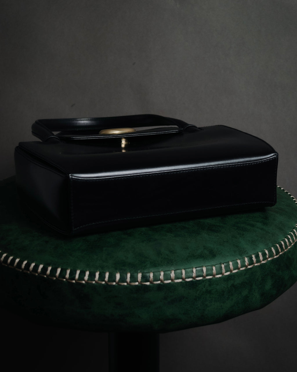 –SPECIAL– "GUCCI" 90’s Architectural oval hardware box calf handbag