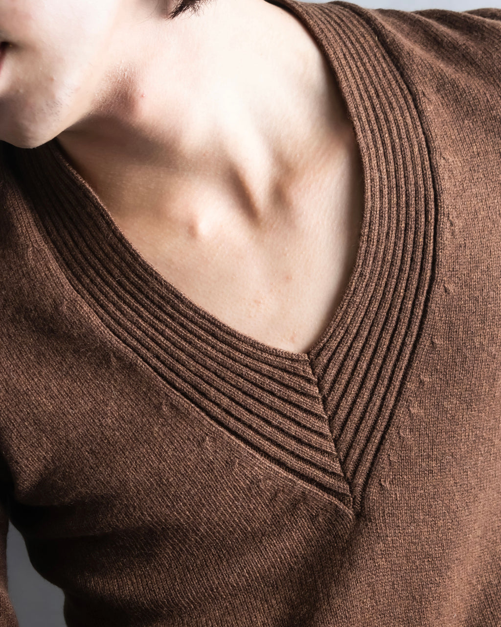 "HERMES" 100% cashmere V neck design knit