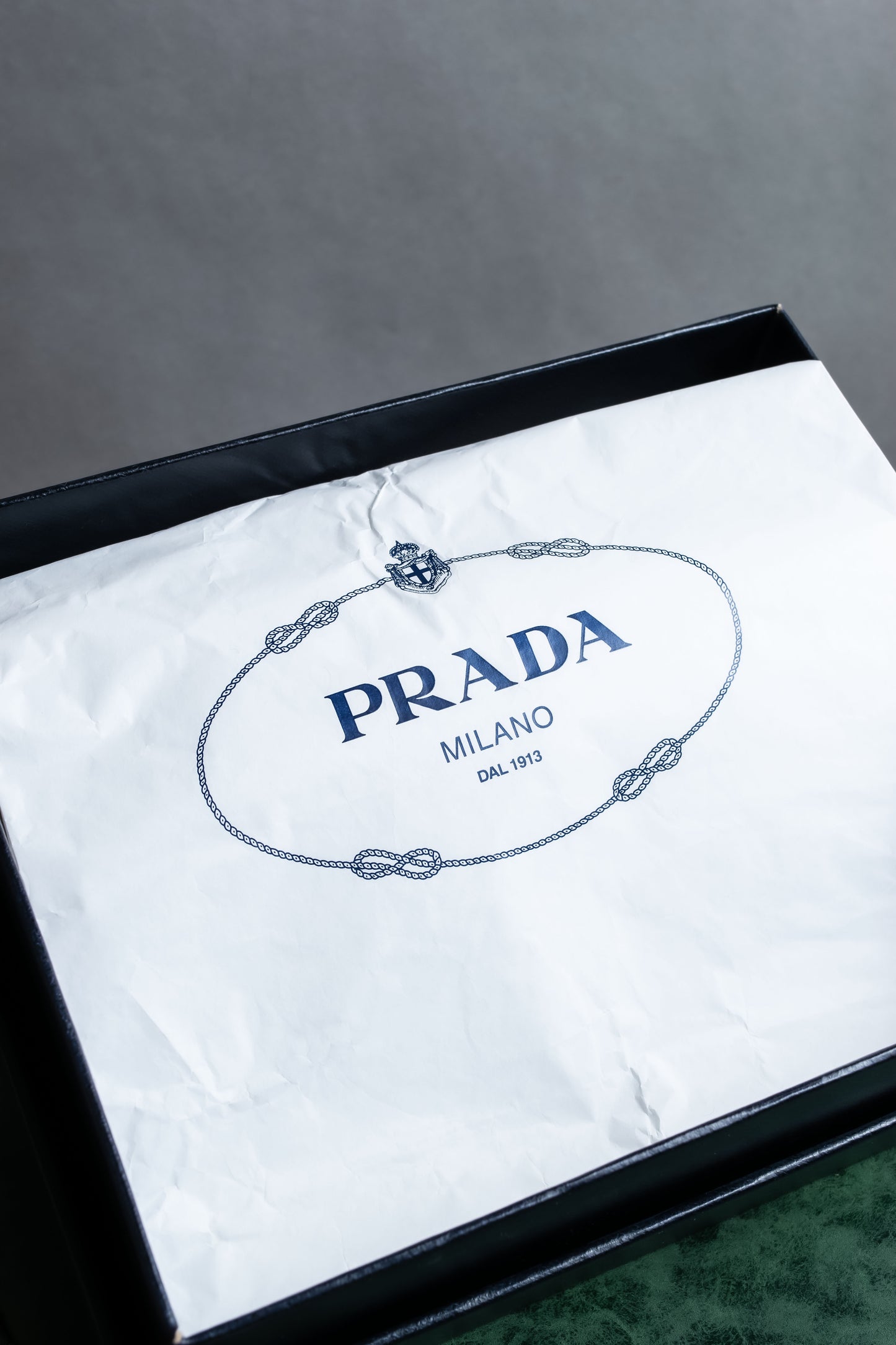 "PRADA" Ribbed knitting beautiful blue muffler