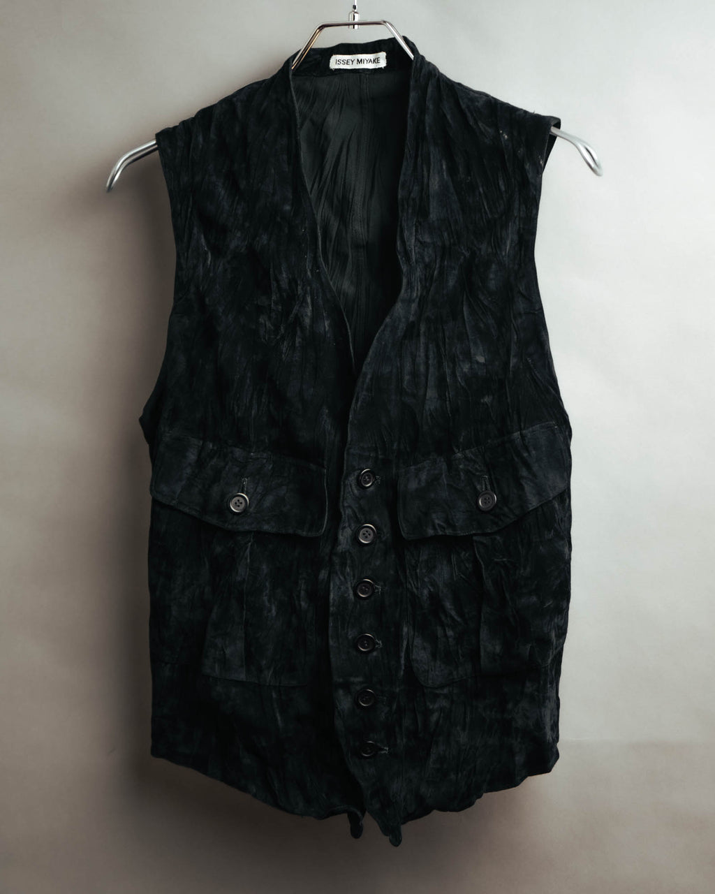 –SPECIAL– “ISSEY MIYAKE” 80’s-90’s crushed velvet utility vest