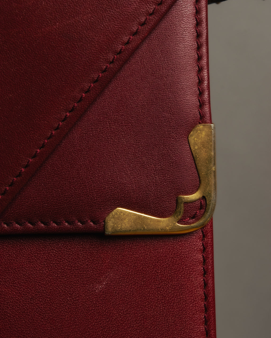 “Cartier” 80’s-90’s Must de Cartier burgundy leather shoulder bag
