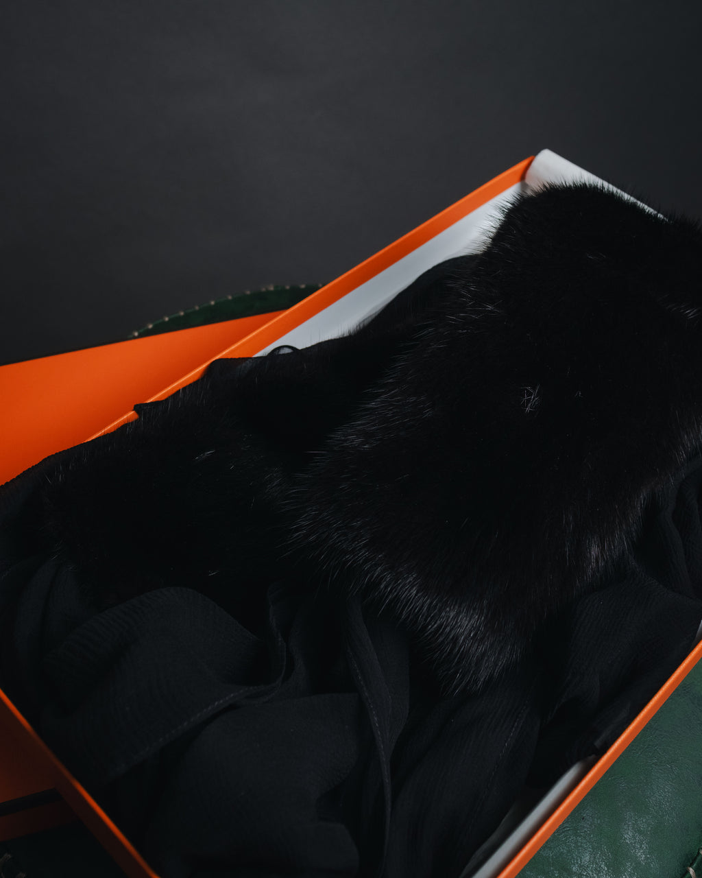 –SPECIAL– "HERMES"
98-03’s mink fur chiffon bow tippet