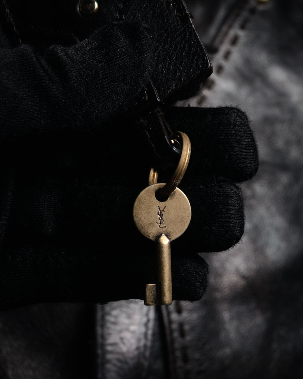 “Yves Saint Laurent rive gauche”
00’s Muse grained leather boston bag