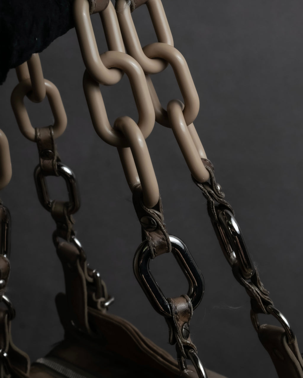 "BALENCIAGA" Three-way chain leather shoulder bag