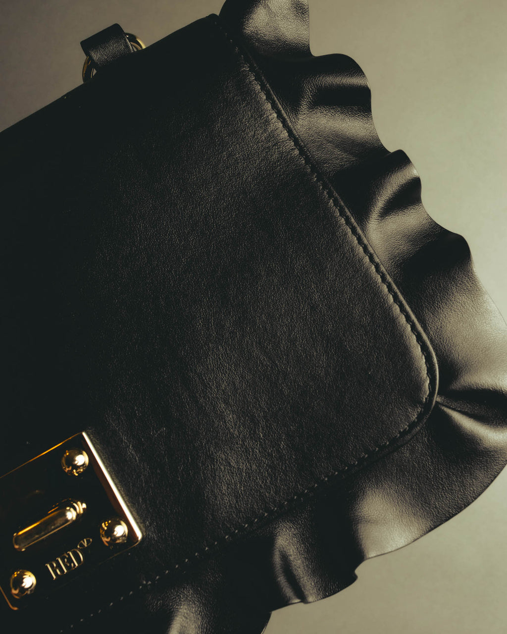 "RED VALENTINO" 2010's Ruffled leather shoulder bag
