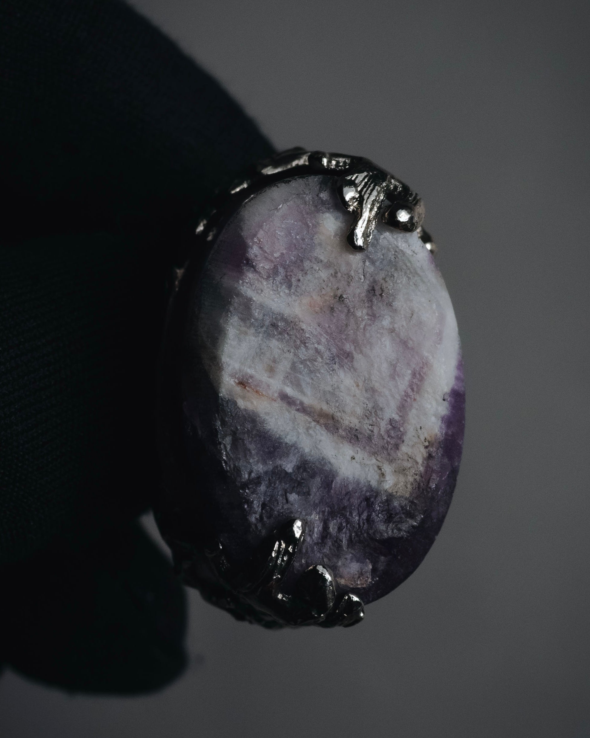 "YVES SAINT LAURENT" 00’s Amethyst stone signet ring