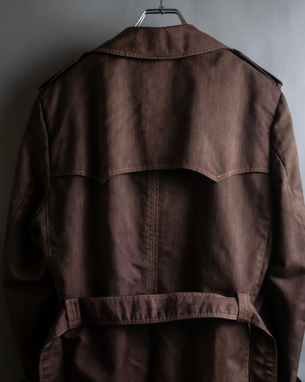 "CHRISTIAN DIOR MONSIEUR"
 Dark brown oversized trench coat