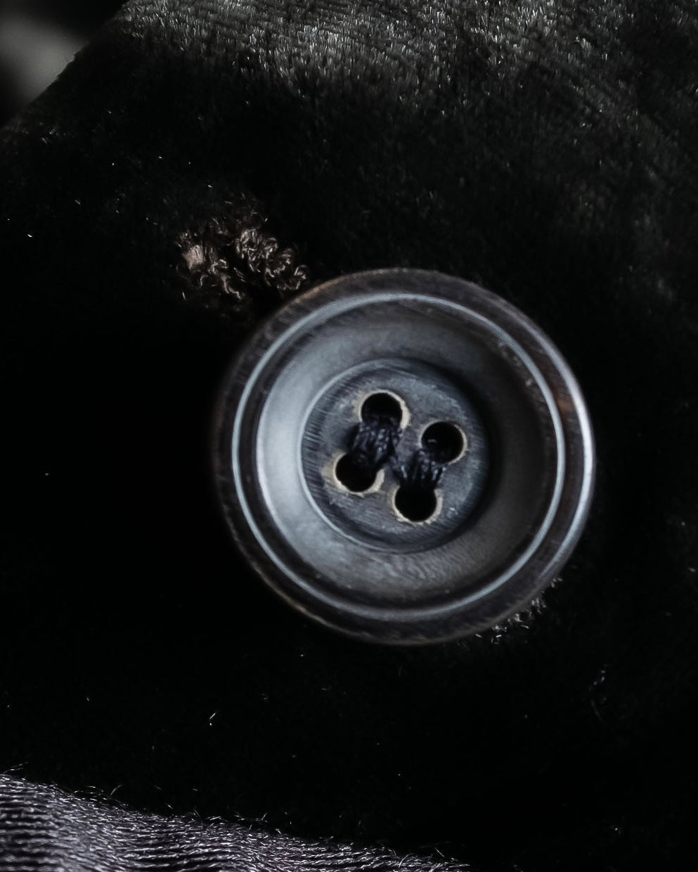 "FERAUD" Vintage velour glossy black tailored jacket