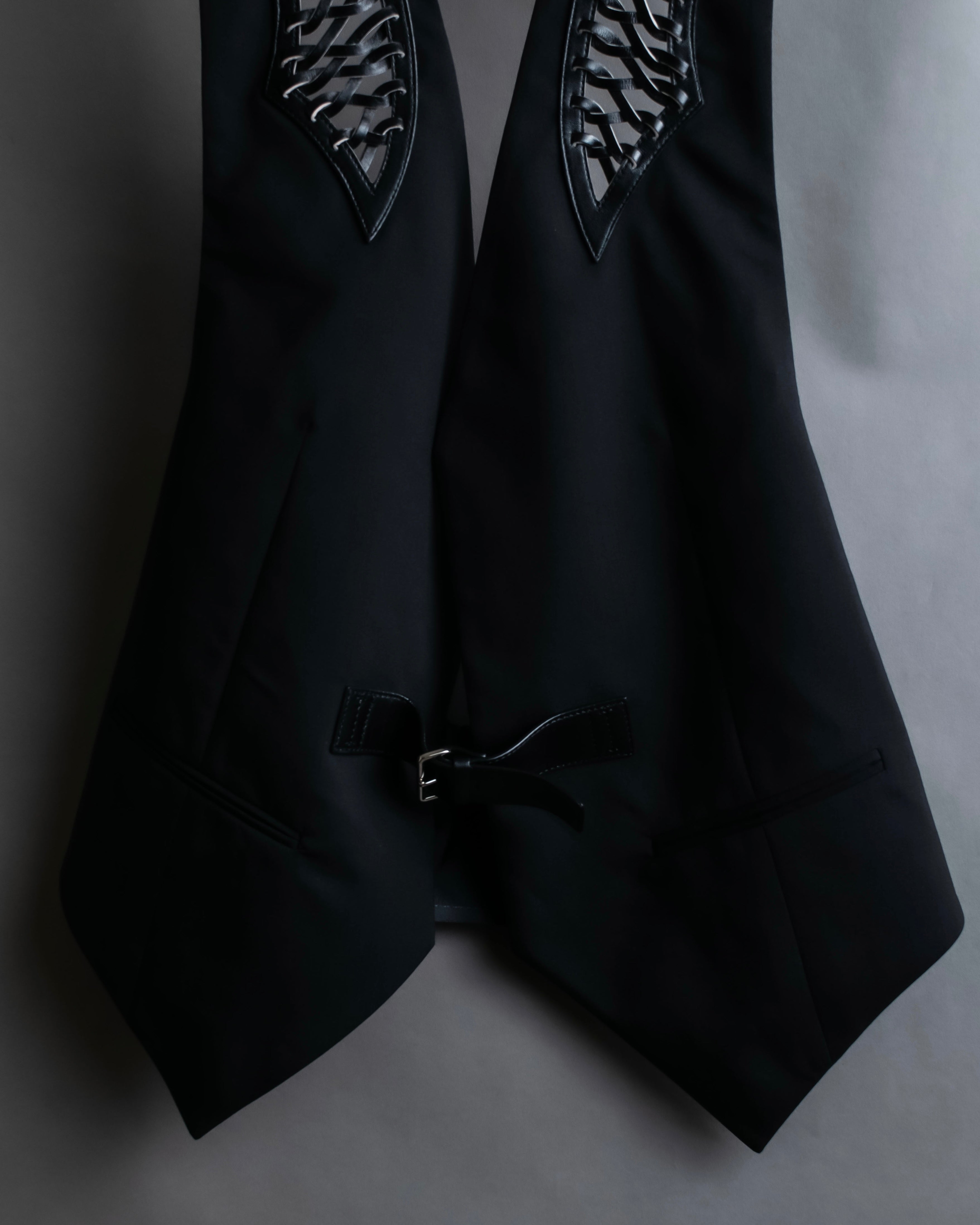 "LOUIS VUITTON" Leather tape cross knit detail vest