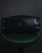 –SPECIAL– "BOTTEGA VENETA"
90’s-00’s intrecciato trapezoid handle bag