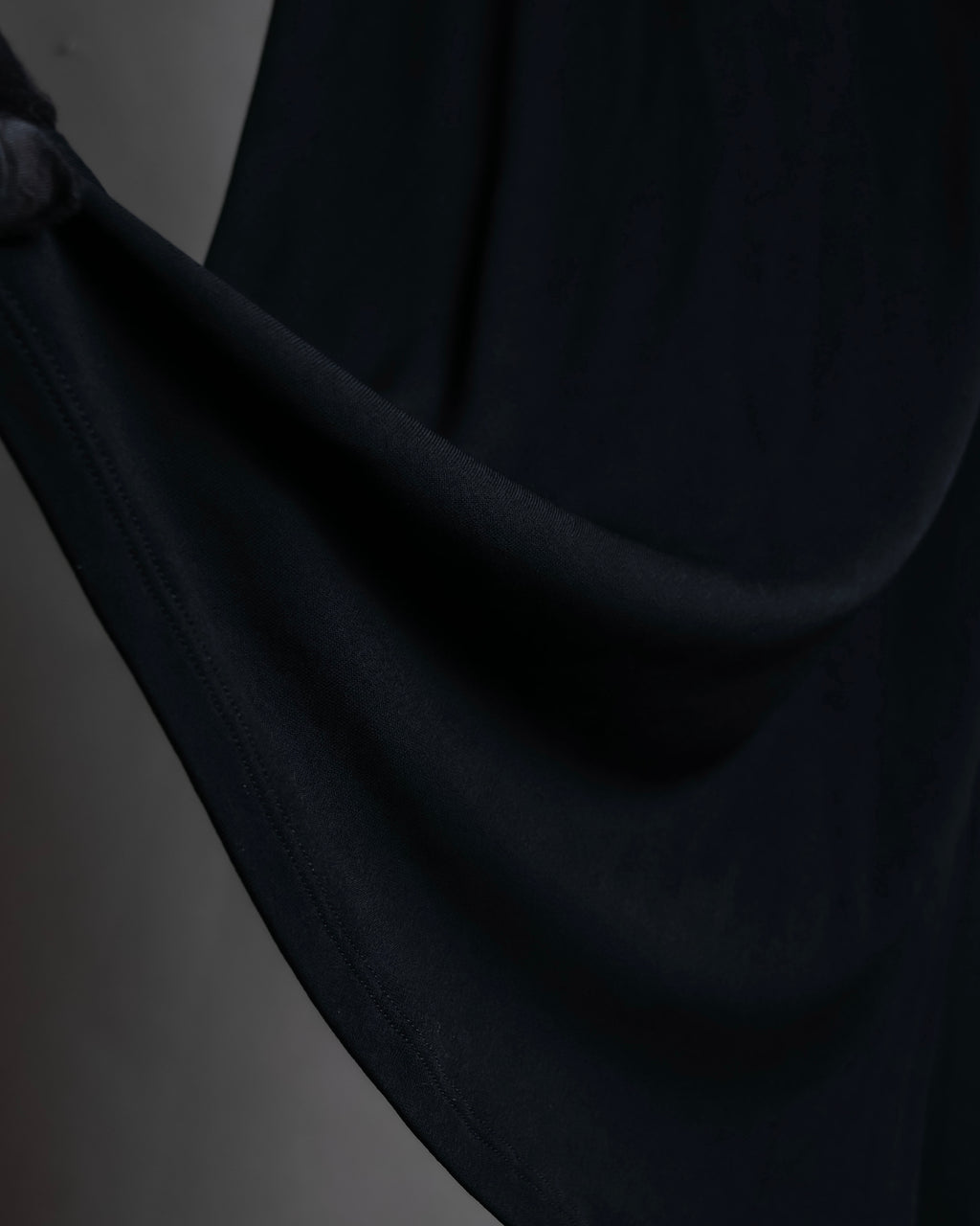 "GIANNI VERSACE" Tassel lace-up design A-line silhouette black dress