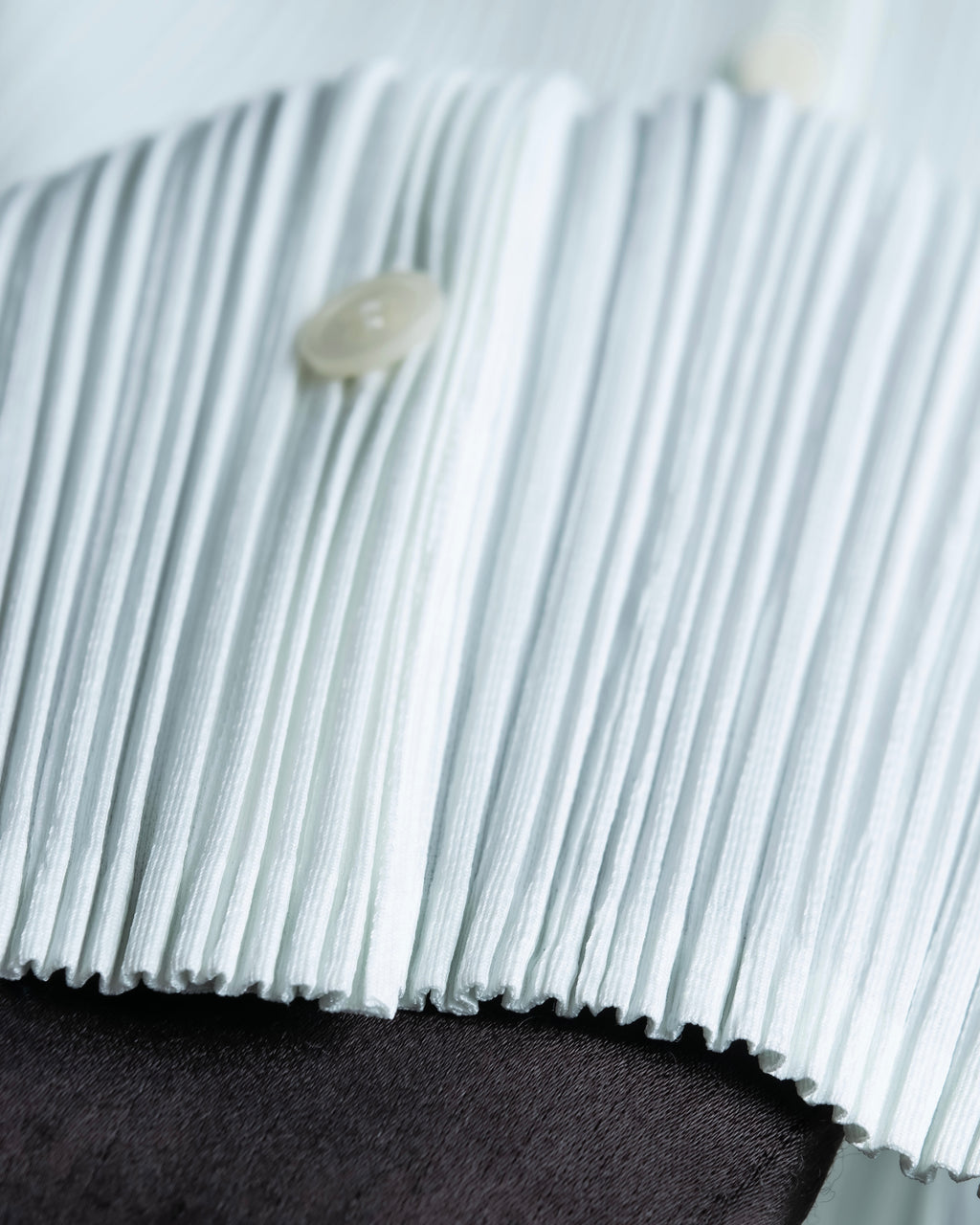 "PLEATS PLEASE ISSEY MIYAKE" Three-dimensional pleated long shirt