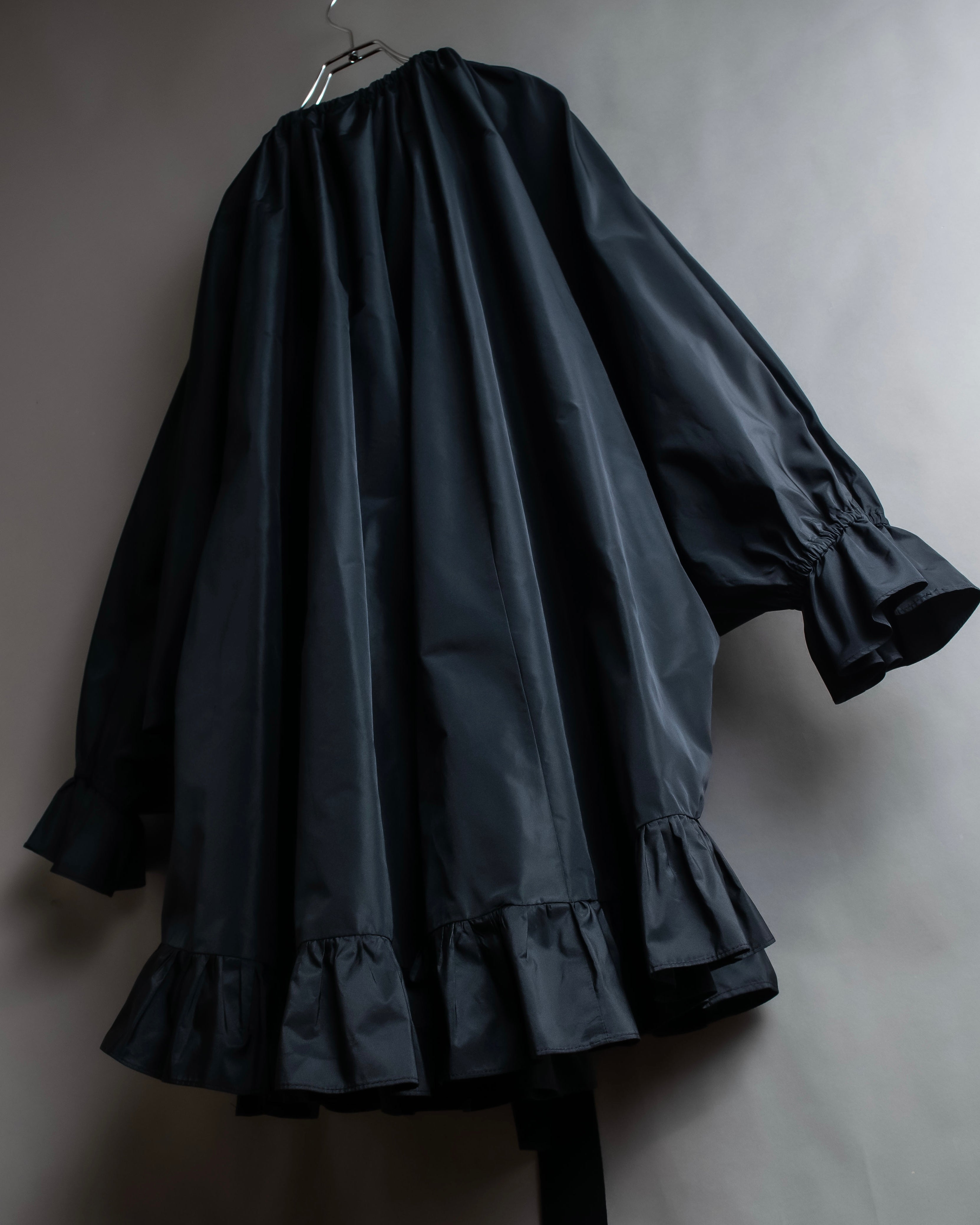 "PATOU" Ribbon shirring design poncho dress