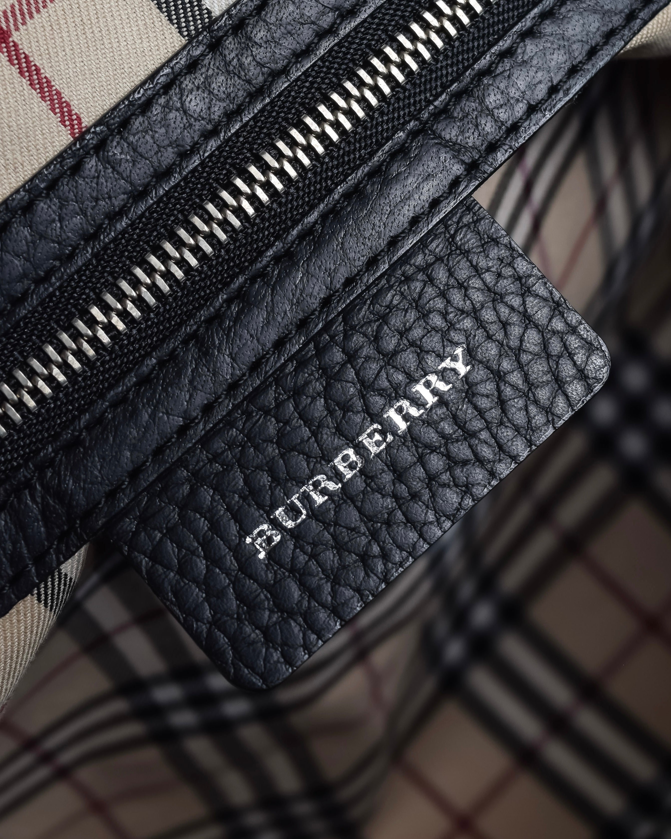 "BURBERRY" Refined design mini Boston leather bag