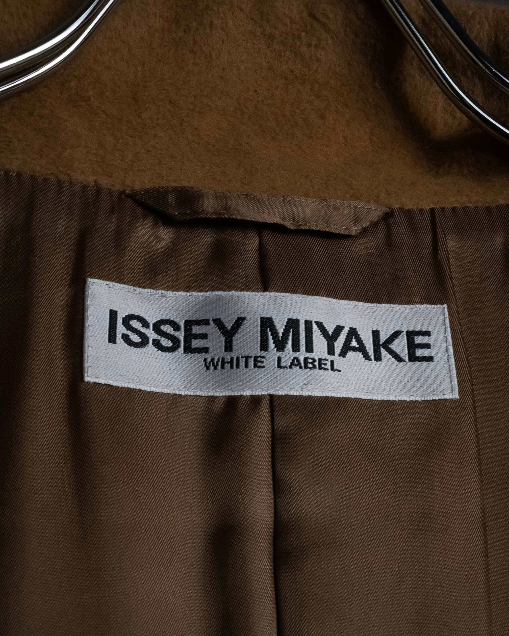 "ISSEY MIYAKE" 03AW Angora wool blend flared silhouette coat