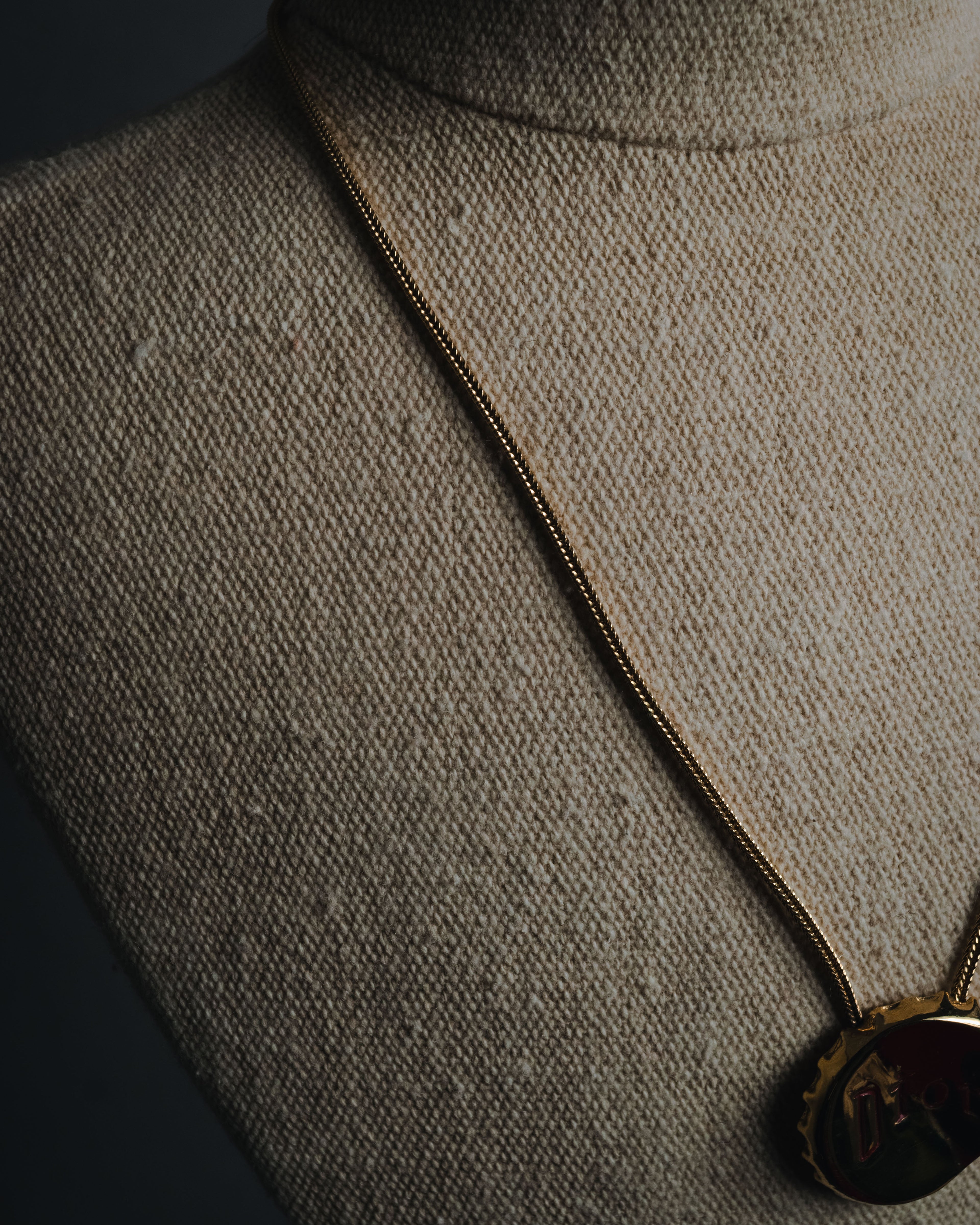 "Christian Dior" 00’s Bottle cap logo pendant necklace